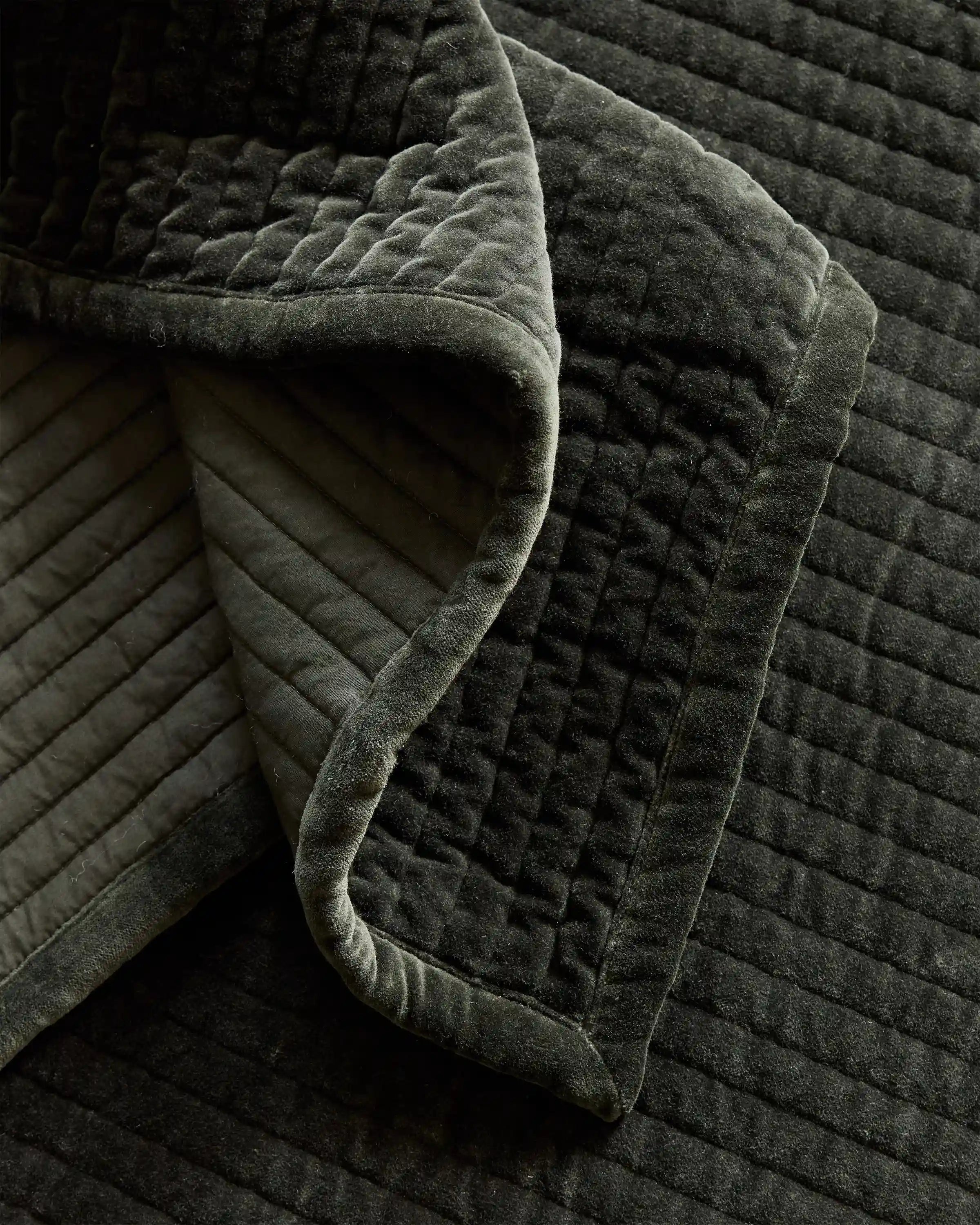 Cotton Velvet Vertical Channel Quilt Set