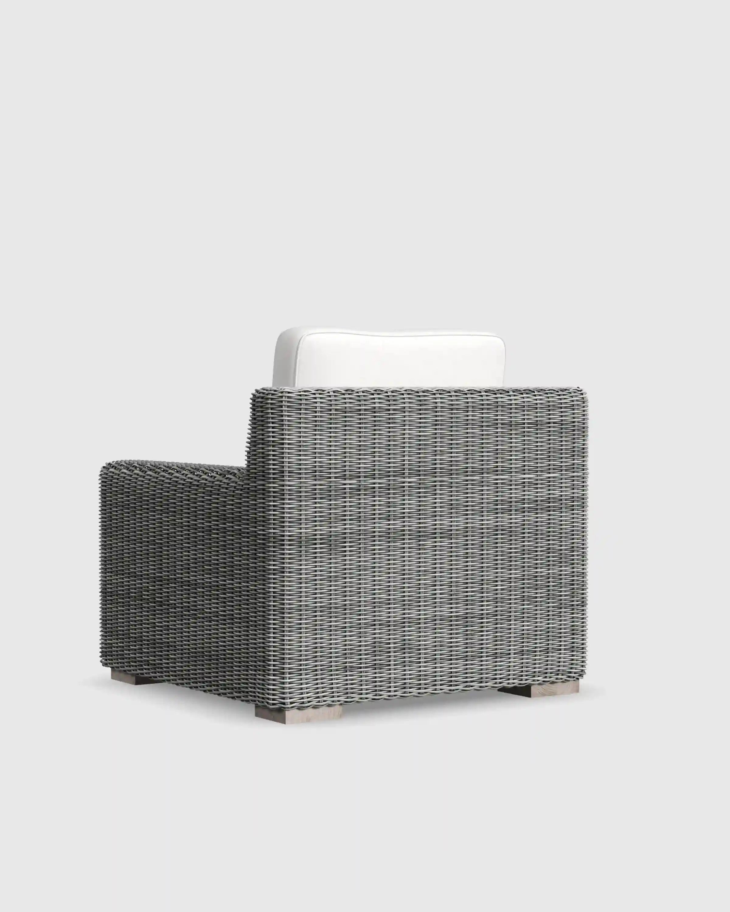Classic All-Weather Wicker Outdoor Lounge Chair