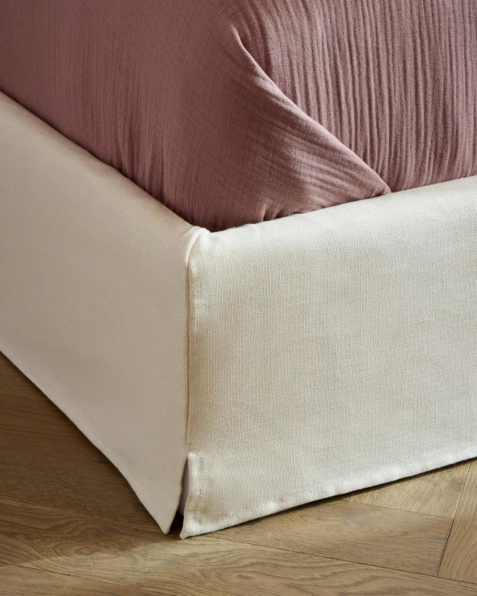 Slipcover Bed in 100% Linen