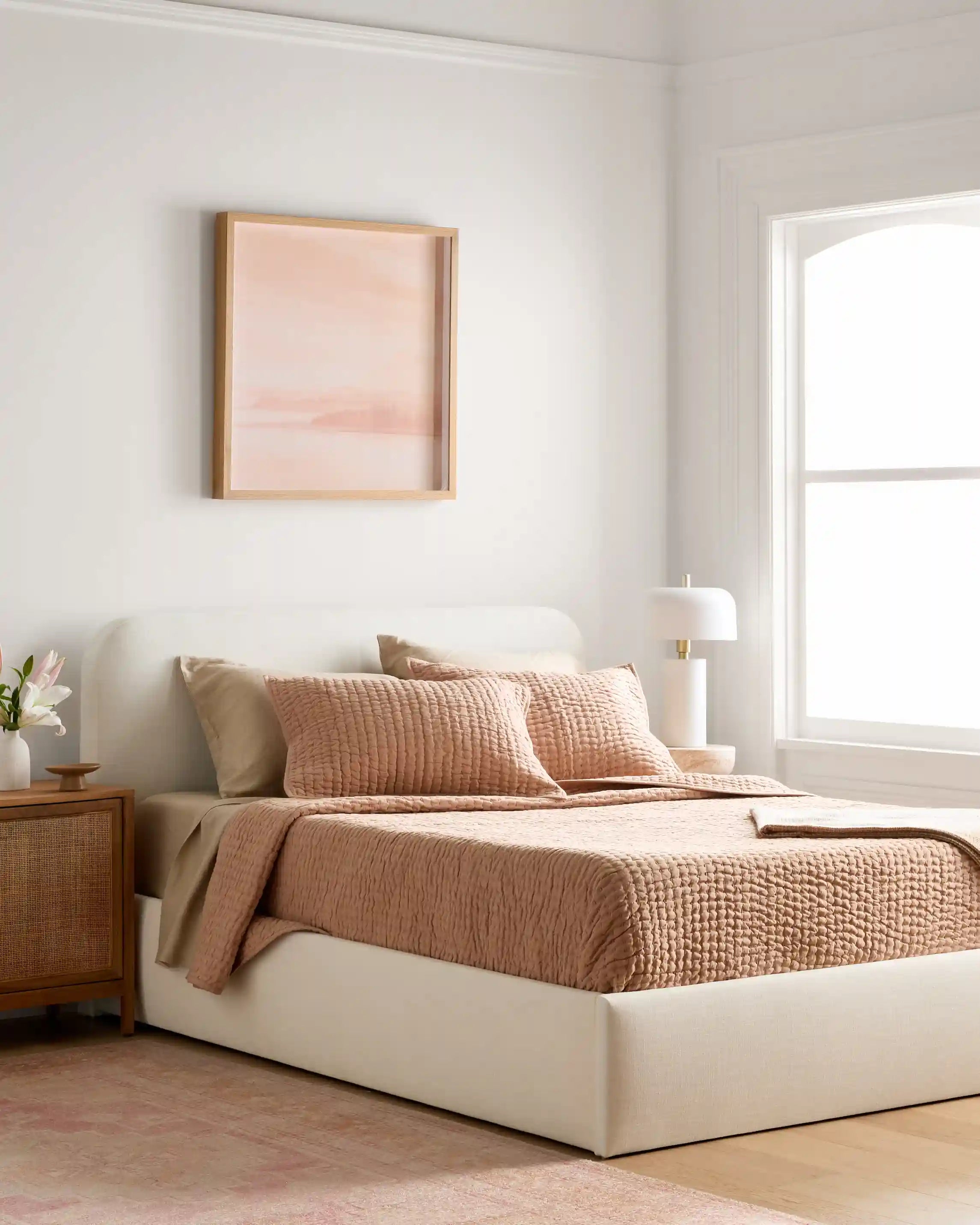 Curved Bed in Performance Linen
