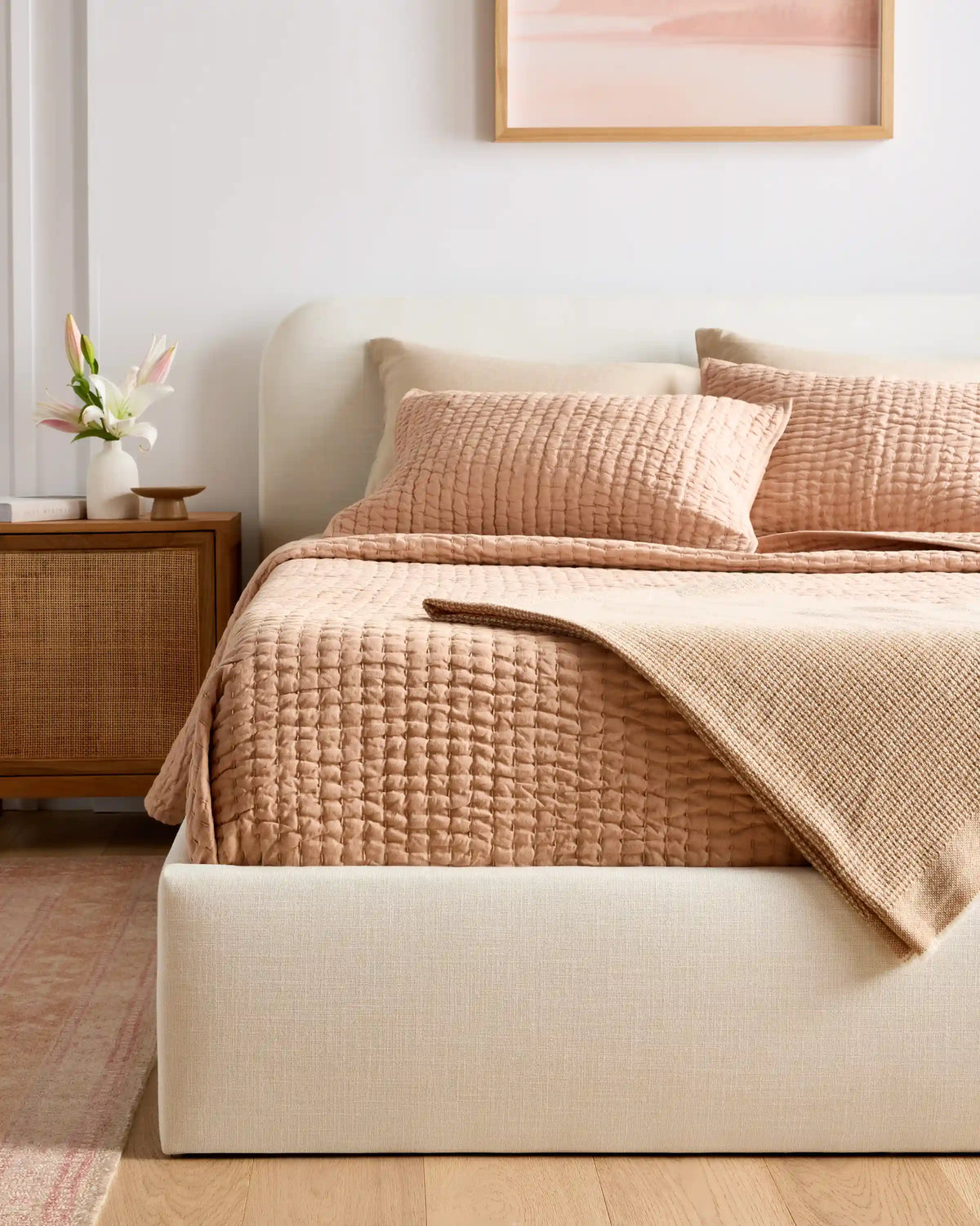 Curved Bed in Performance Linen