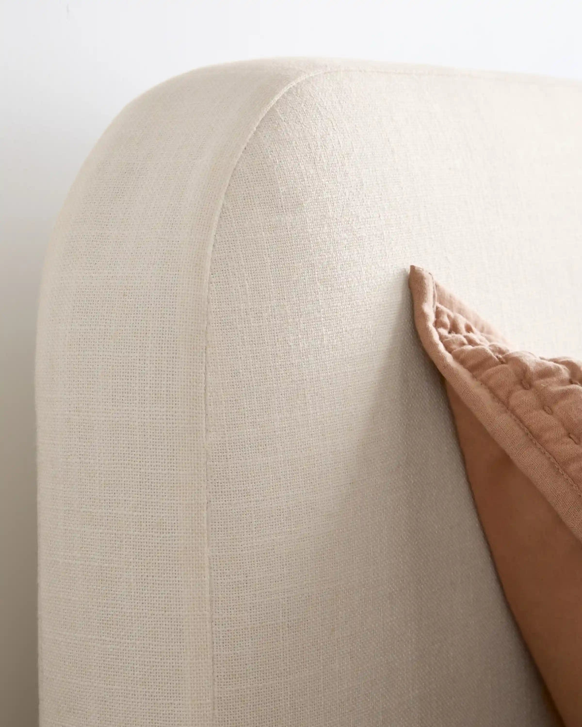 Curved Bed in Performance Linen