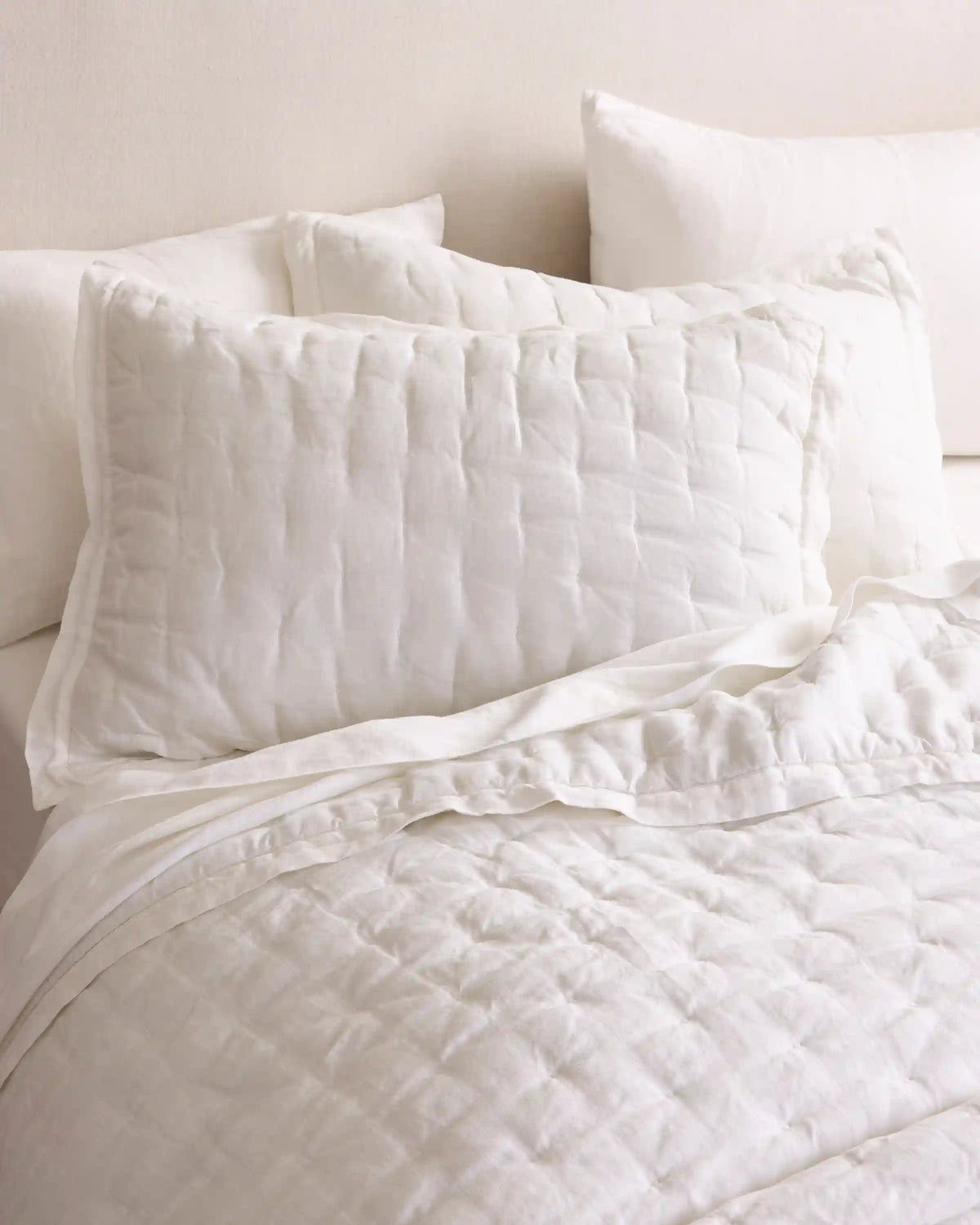 European Linen Dream Quilt Set