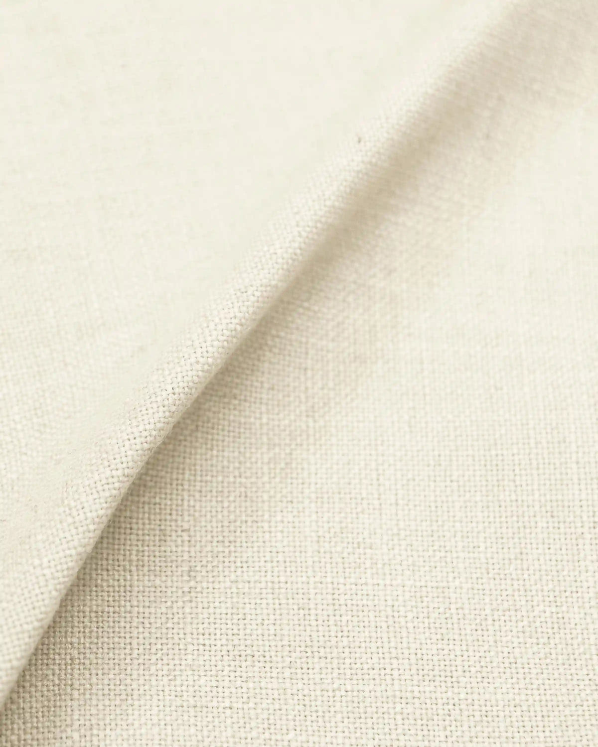 Curved Bed in Performance Linen