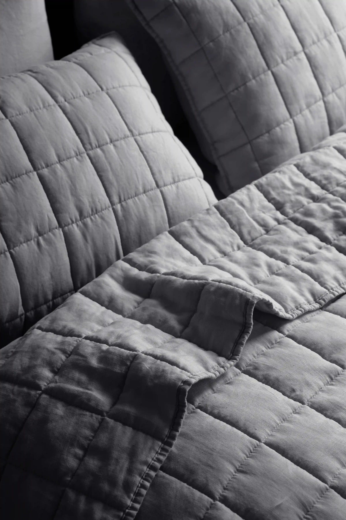 European Linen Box Quilt Set