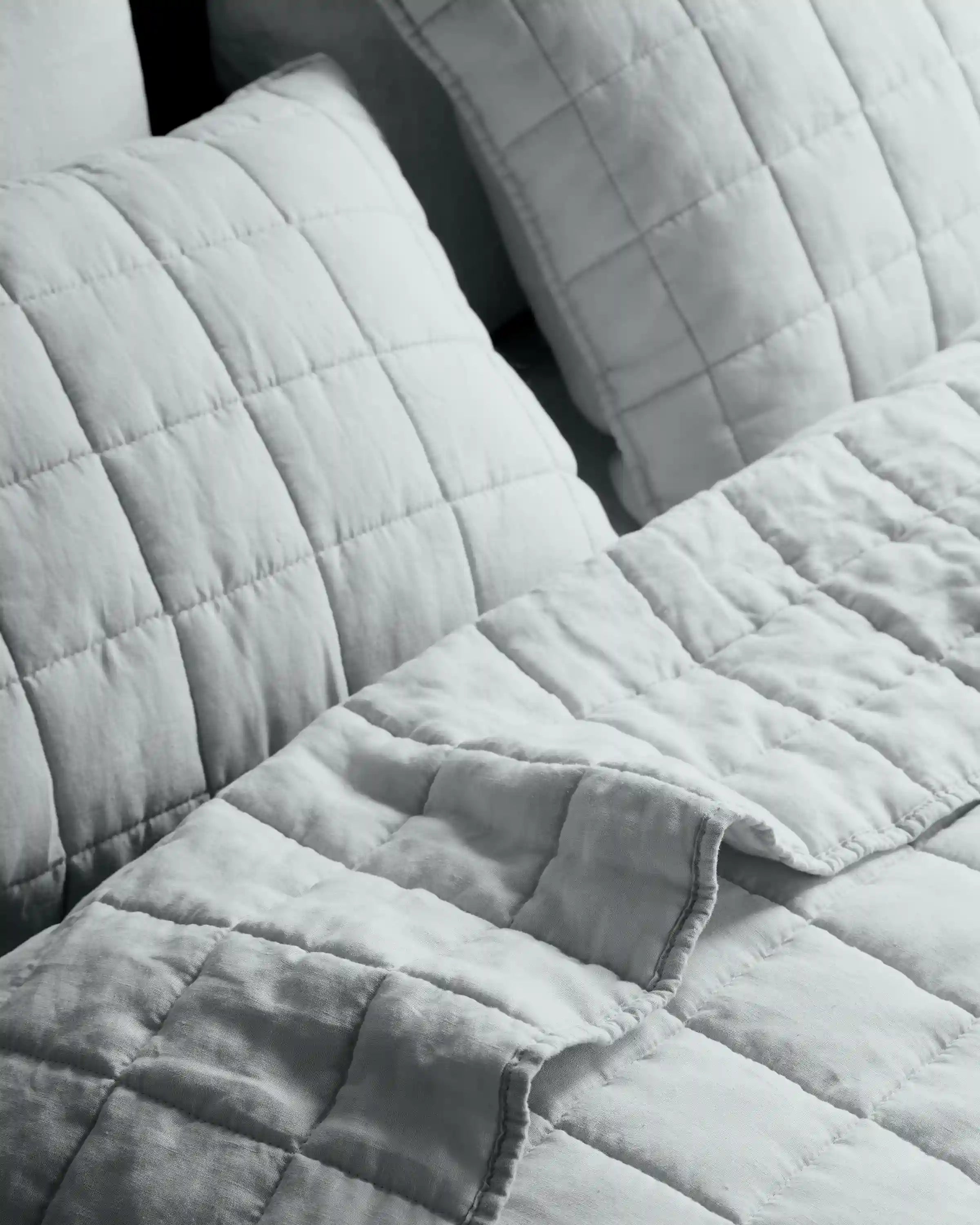 European Linen Box Quilt Set