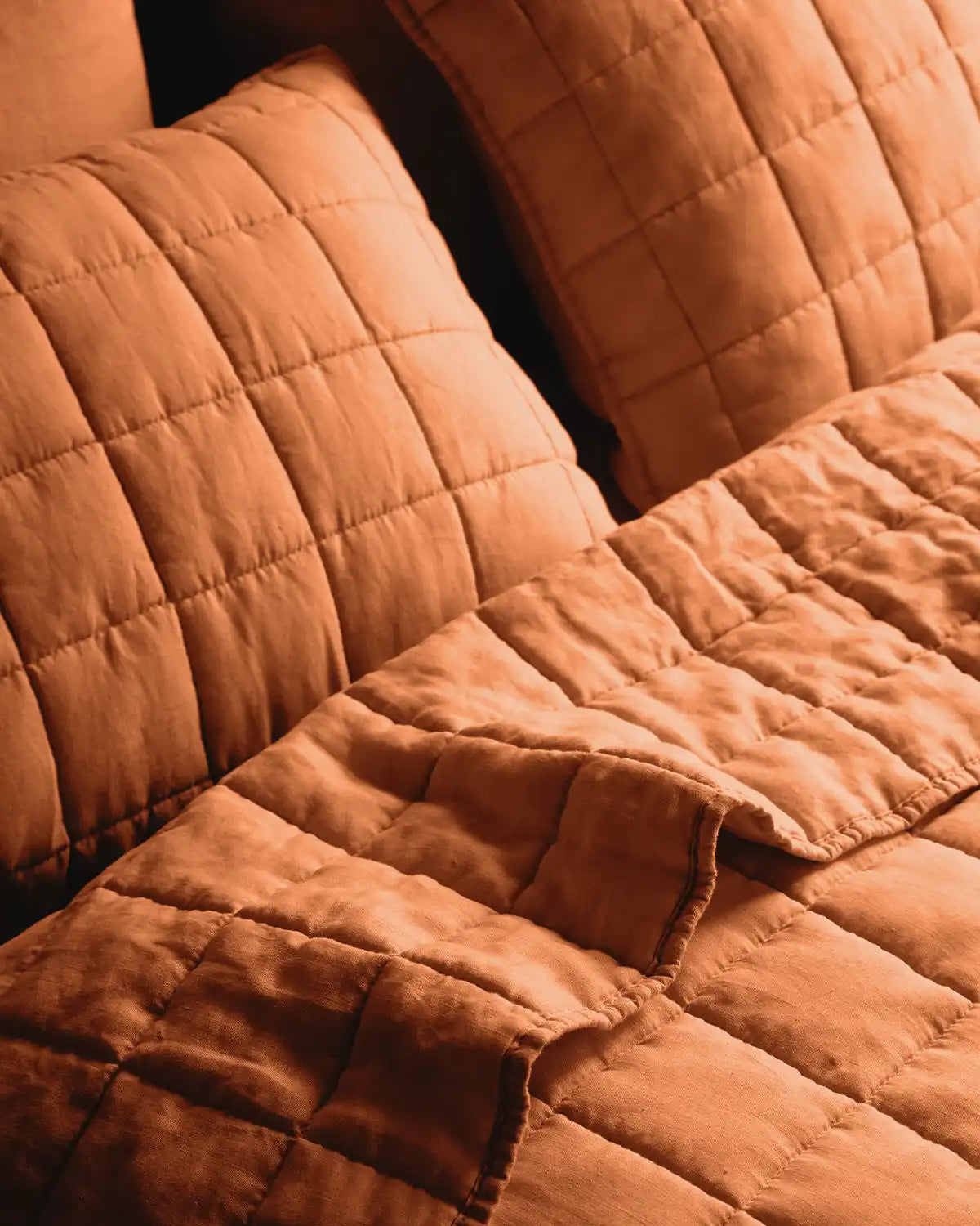 European Linen Box Quilt Set