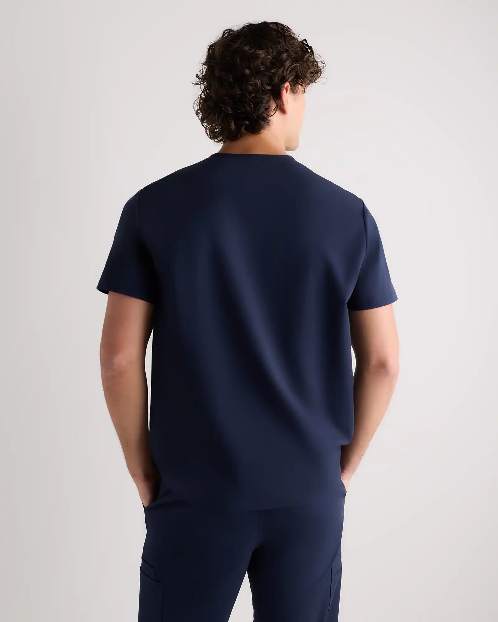 AeraFlex 3-Pocket Scrub Top