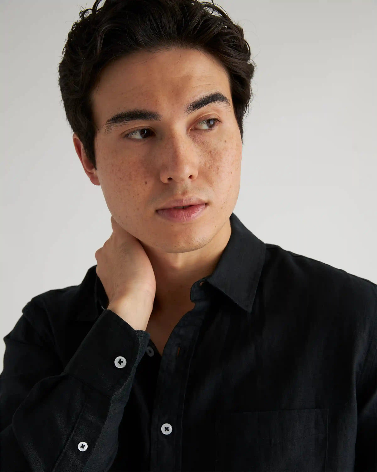 100% European Linen Relaxed Long Sleeve Pocket Shirt
