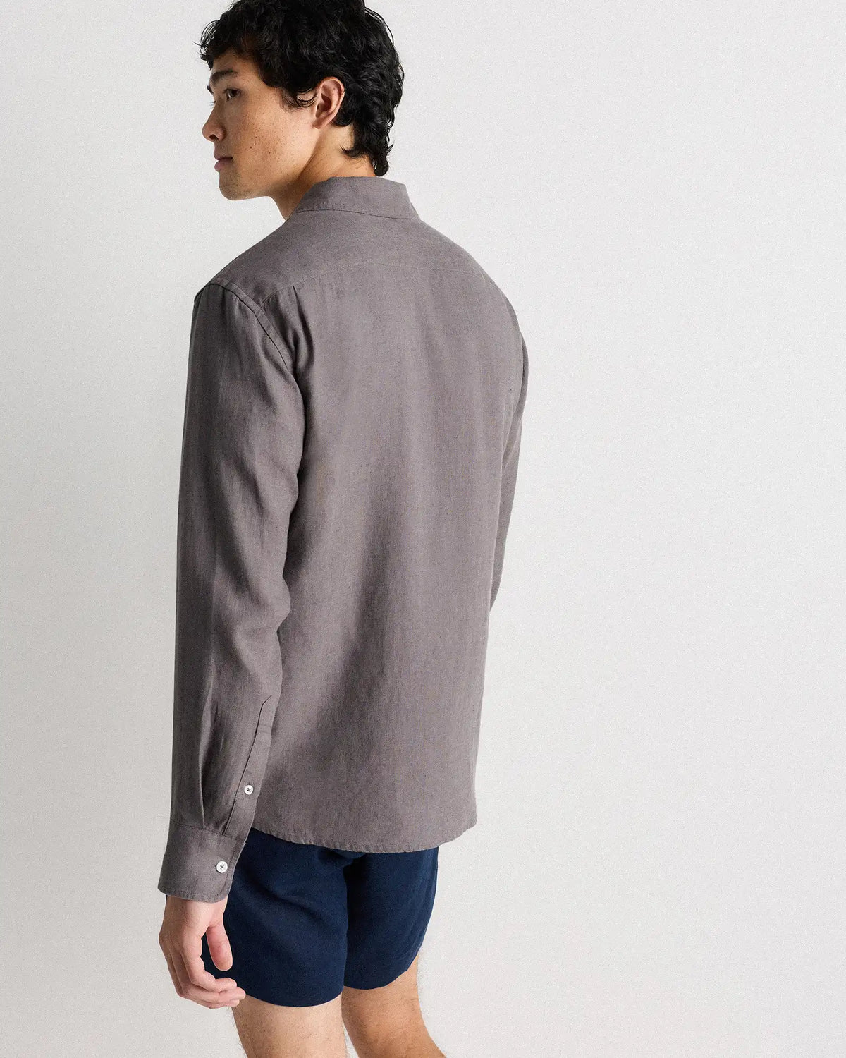 100% European Linen Relaxed Long Sleeve Pocket Shirt