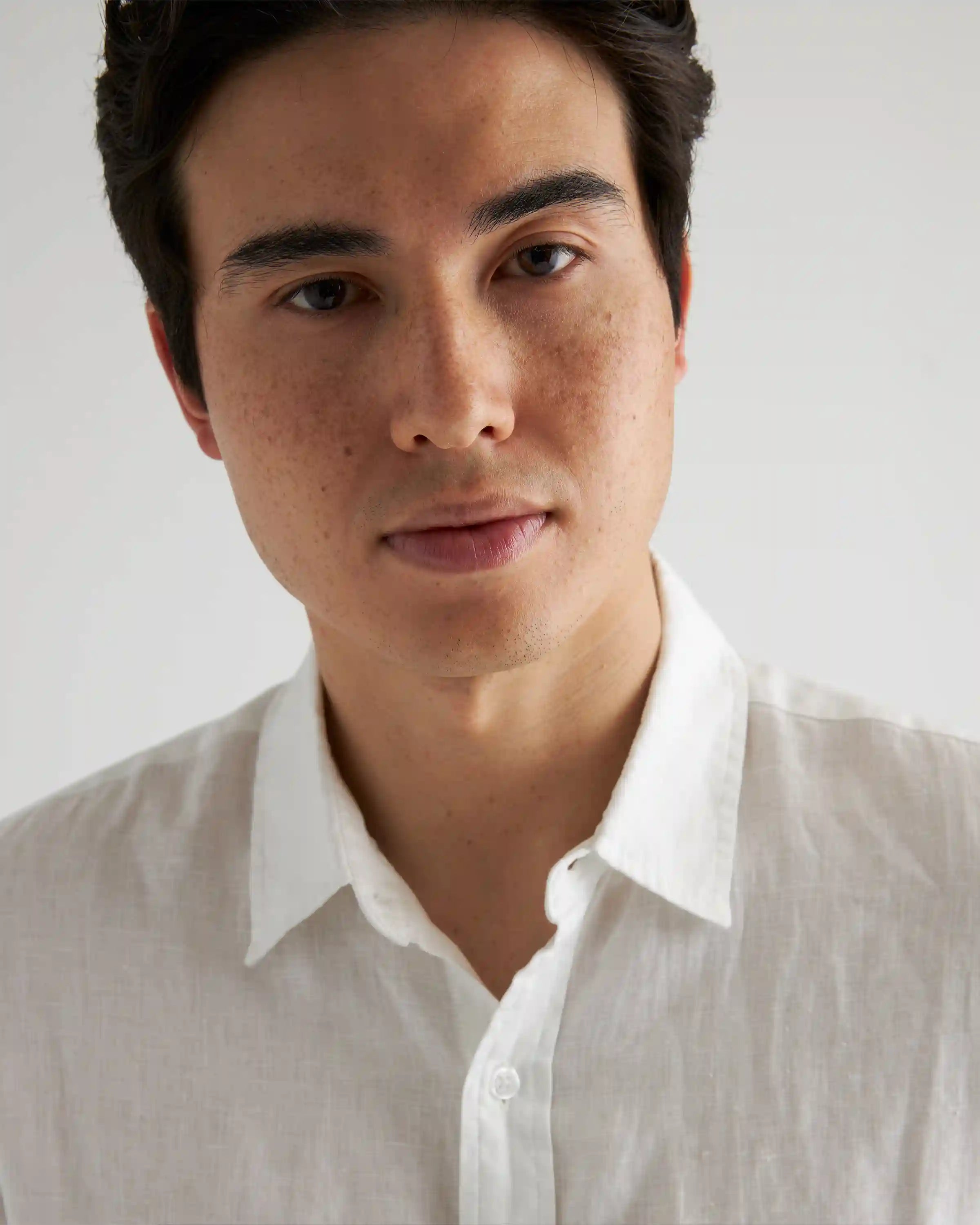 100% European Linen Relaxed Long Sleeve Pocket Shirt