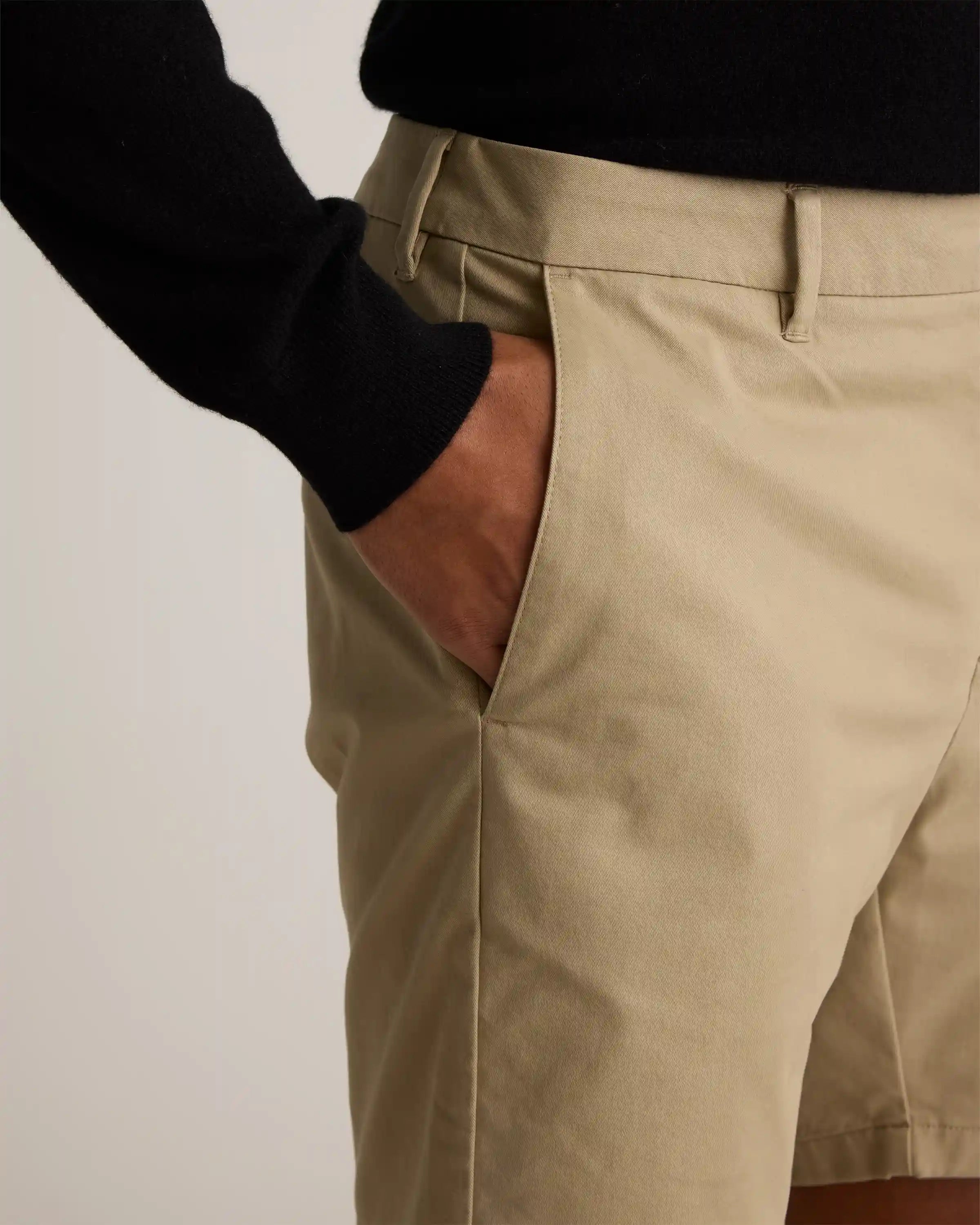 Organic Cotton Classic Stretch Chino Shorts - 7"