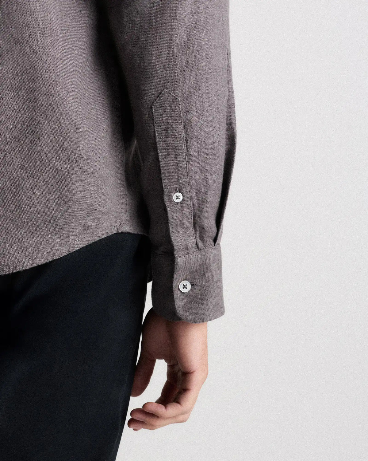 100% European Linen Relaxed Long Sleeve Shirt