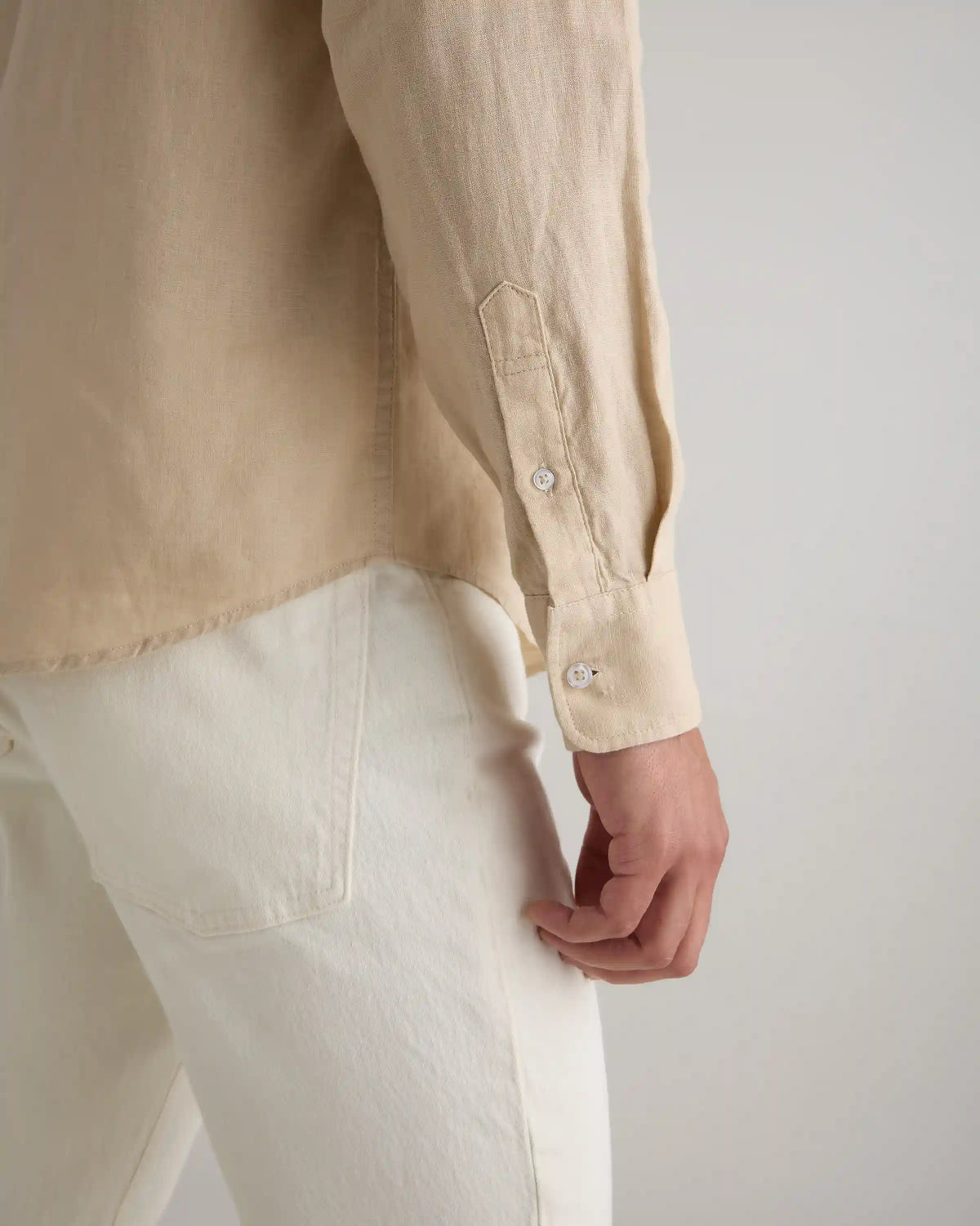 100% European Linen Relaxed Long Sleeve Shirt