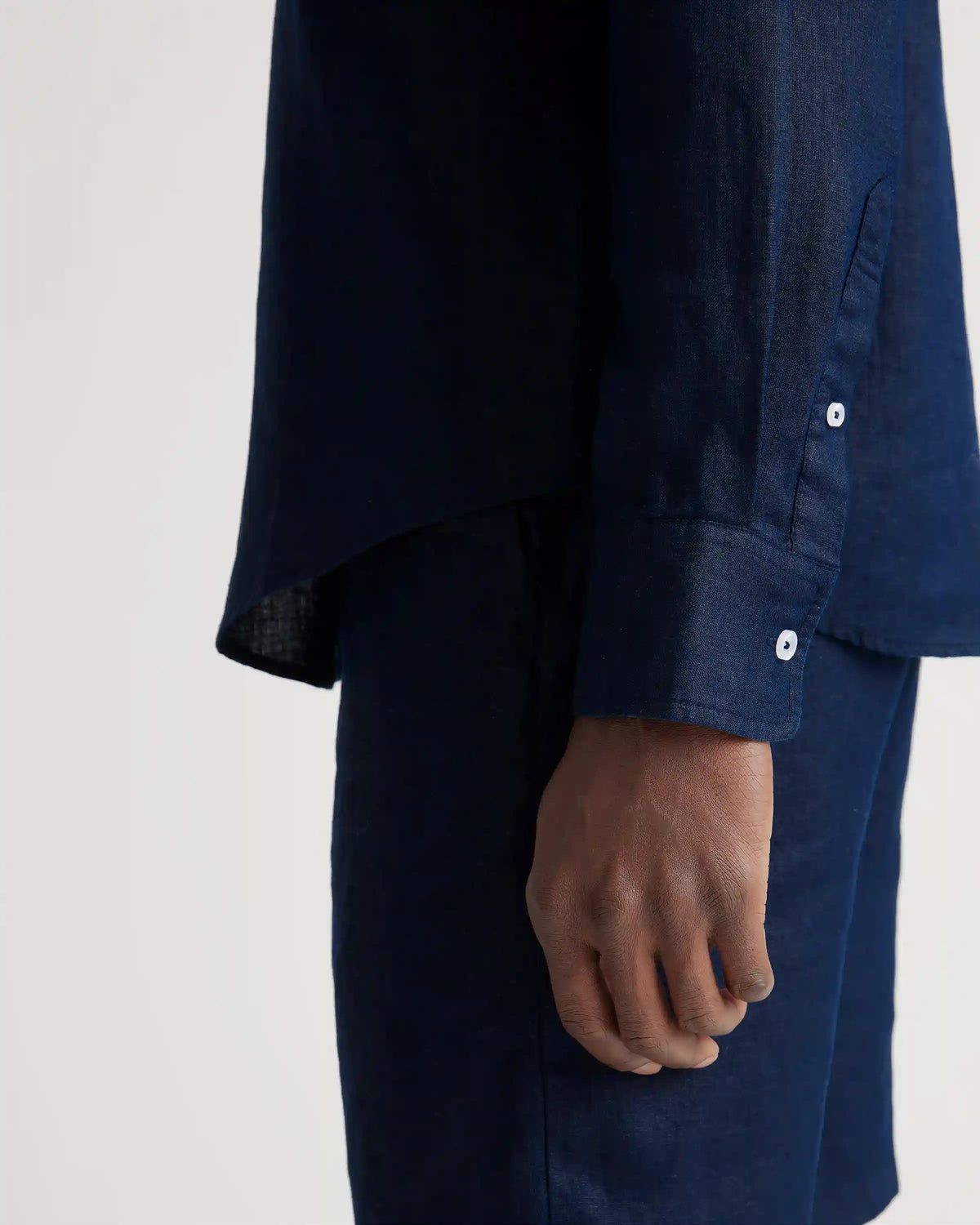 100% European Linen Relaxed Long Sleeve Shirt