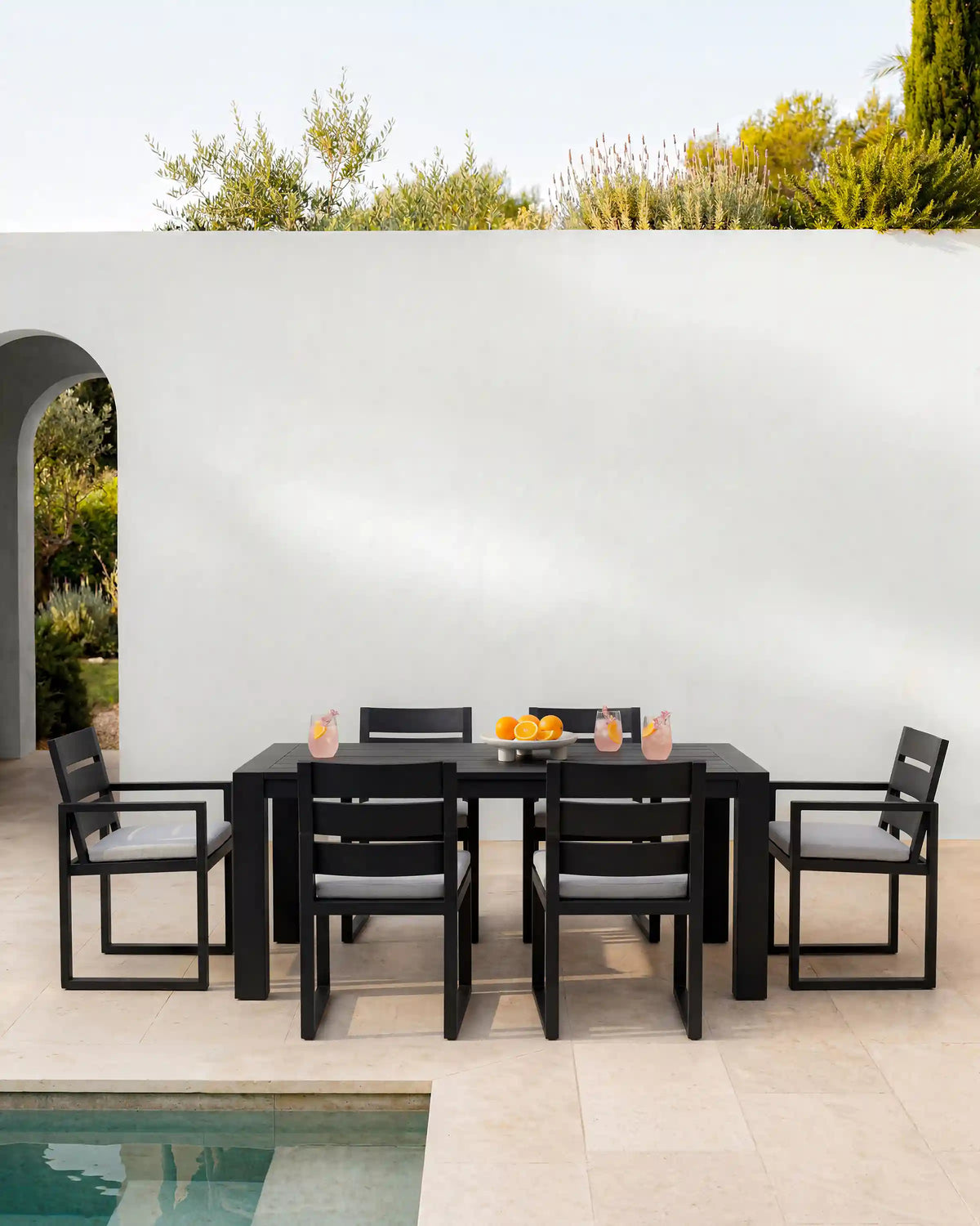 Linear Aluminum Outdoor Dining Side Chair (Set of 2)