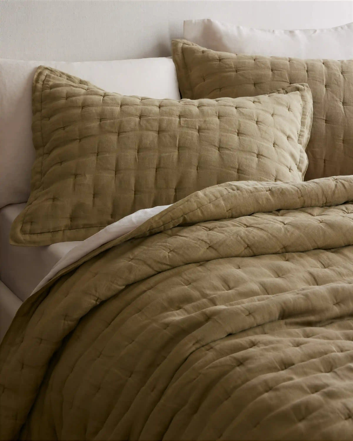 European Linen Dream Quilt Set
