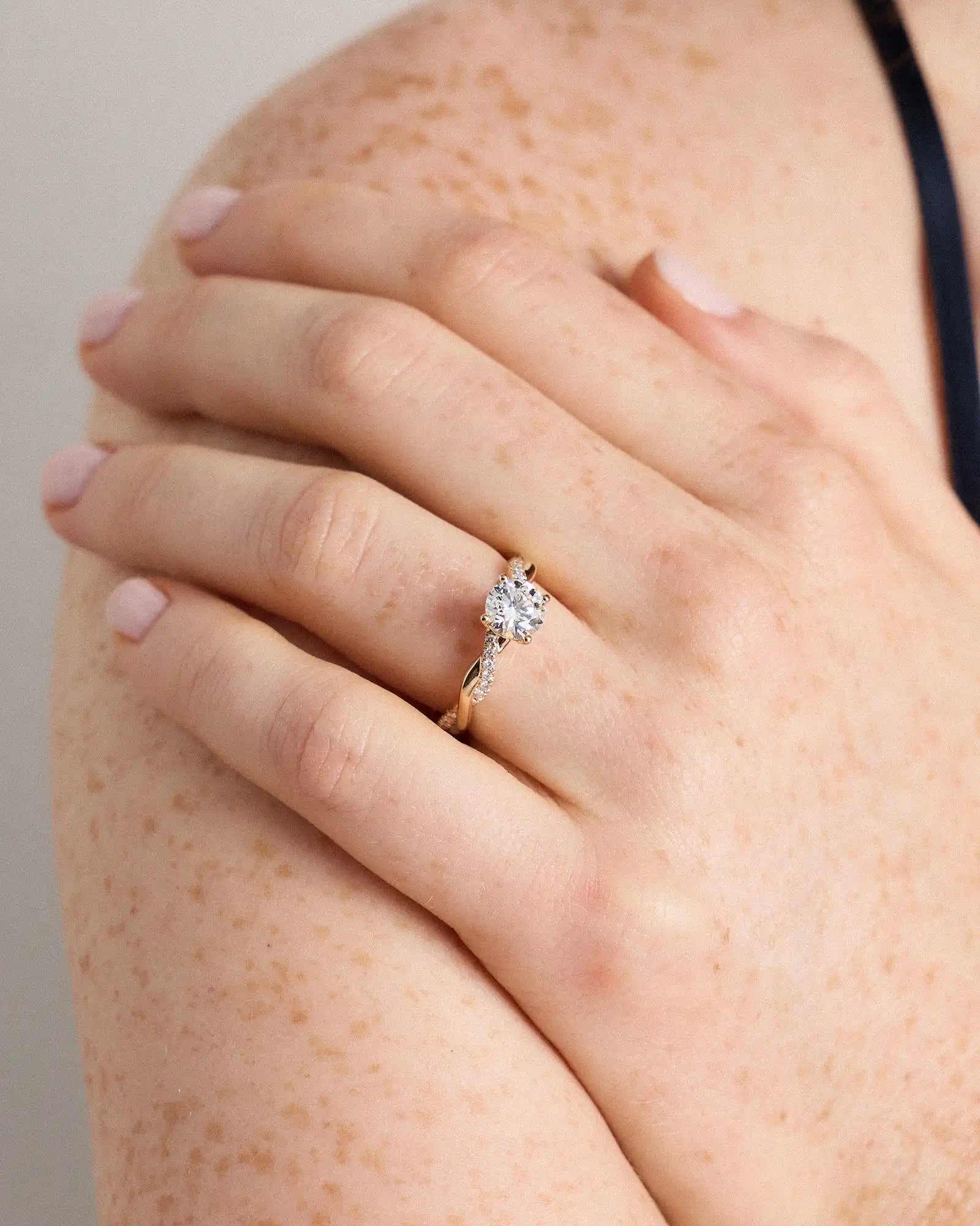 Lab Grown Diamond Round Twisted Engagement Ring - 1ct