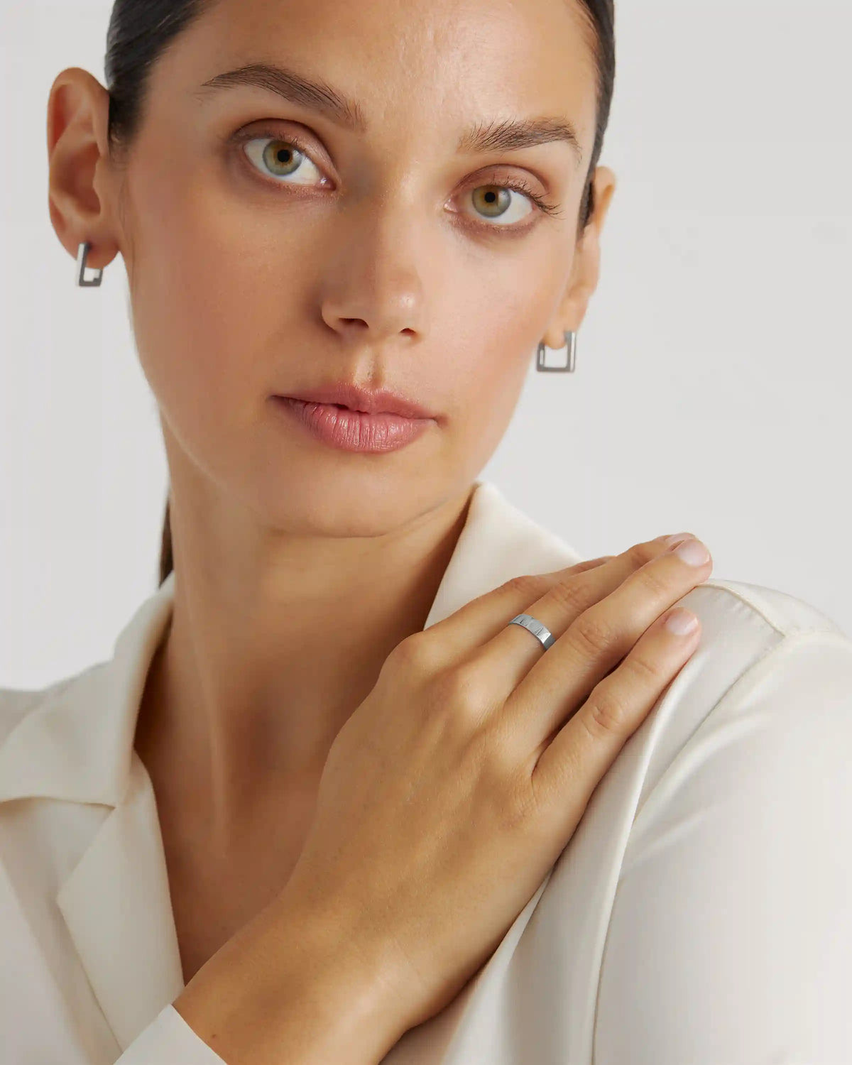 14K Gold Lightweight Flat Edge Band