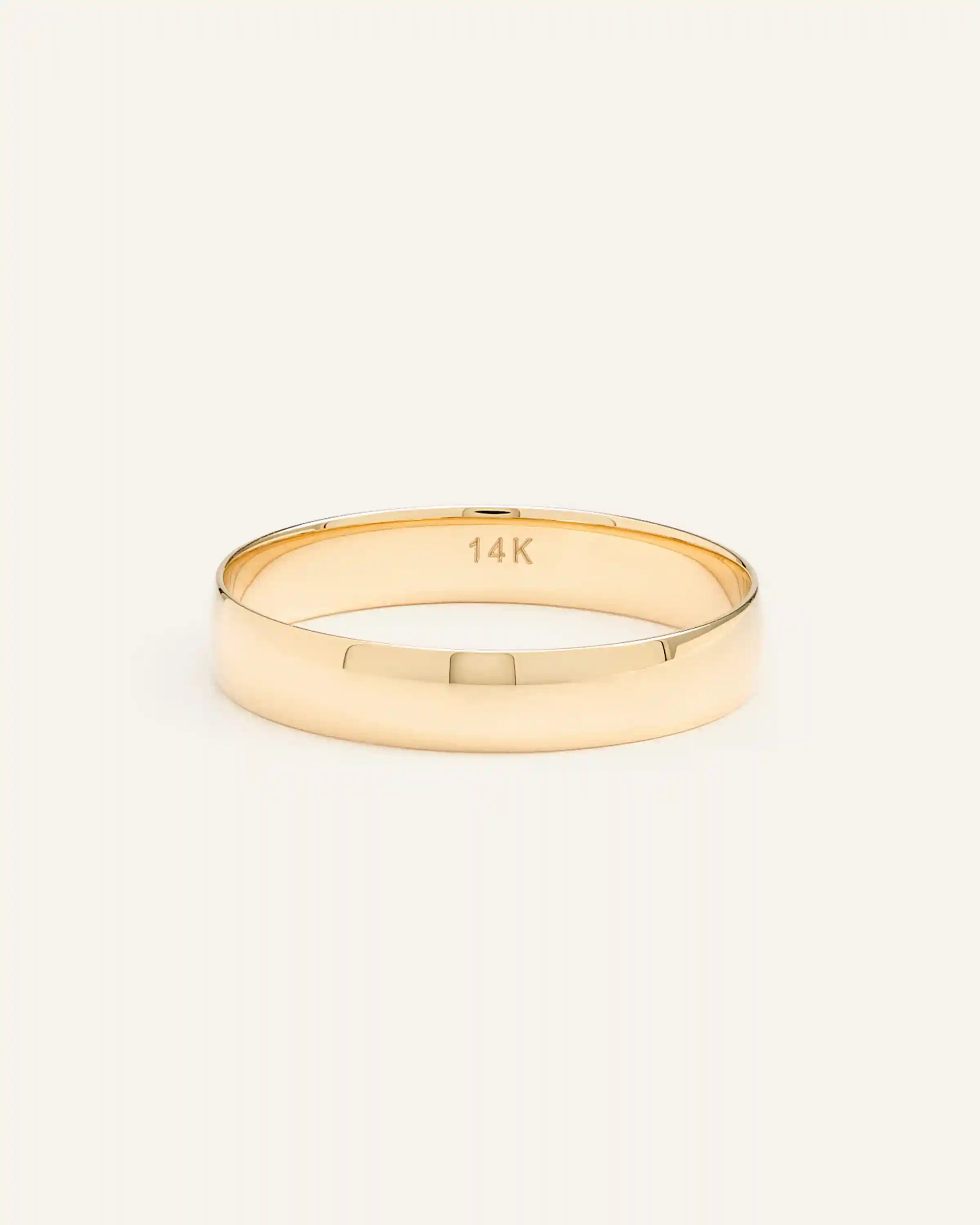 14K Gold Lightweight Round Edge Band