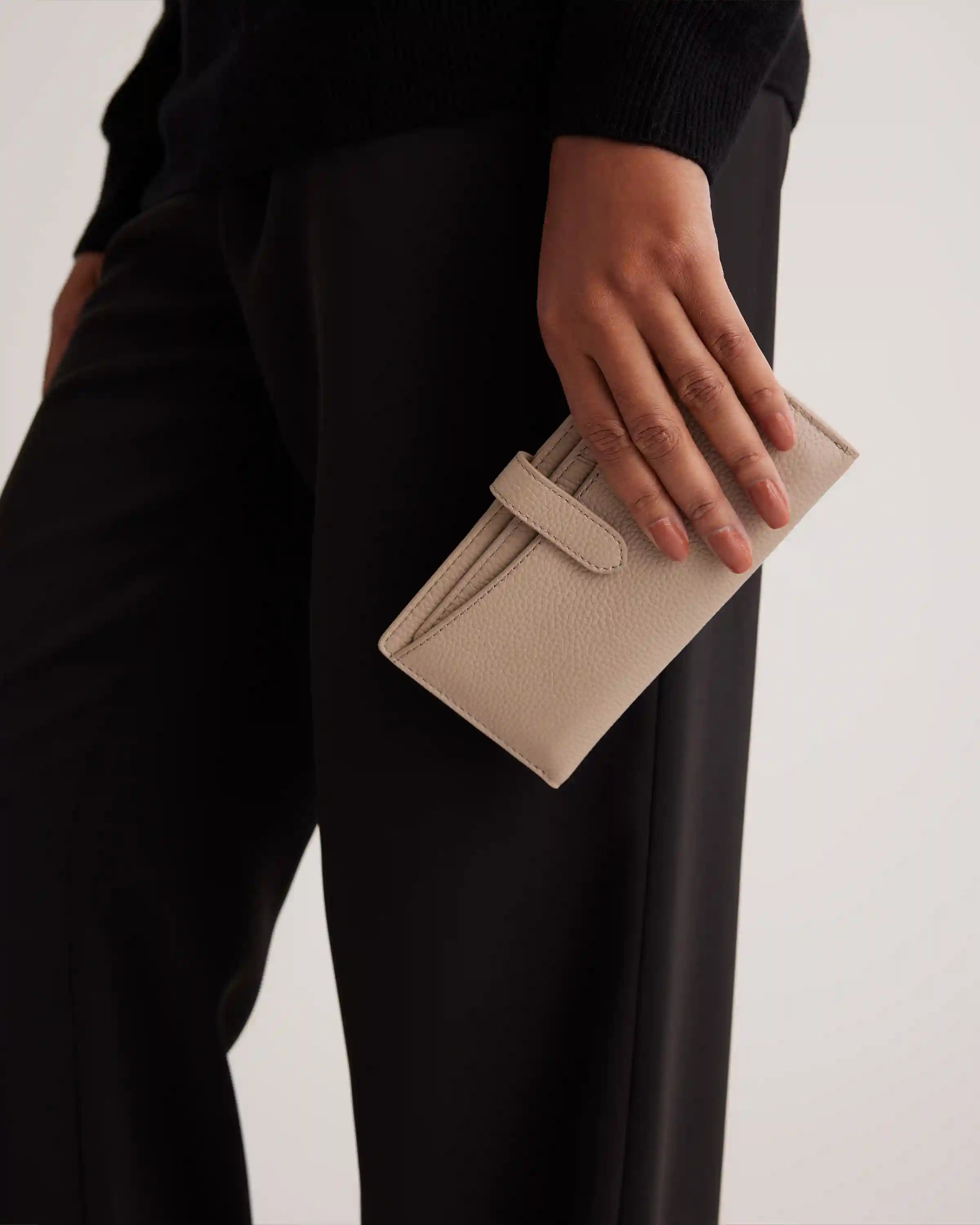 Italian Pebbled Leather Bifold 2-in-1 Wallet