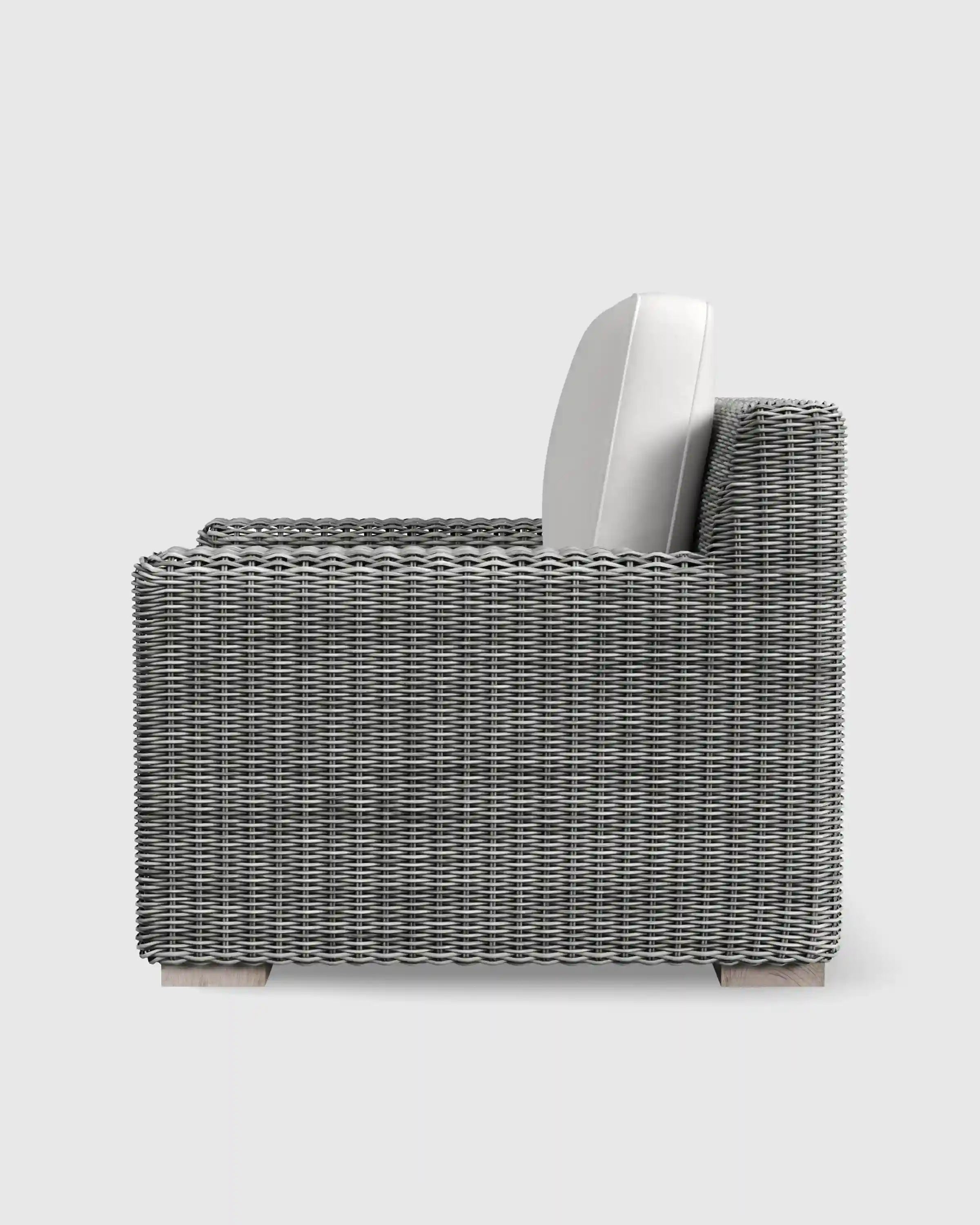 Classic All-Weather Wicker Outdoor Lounge Chair