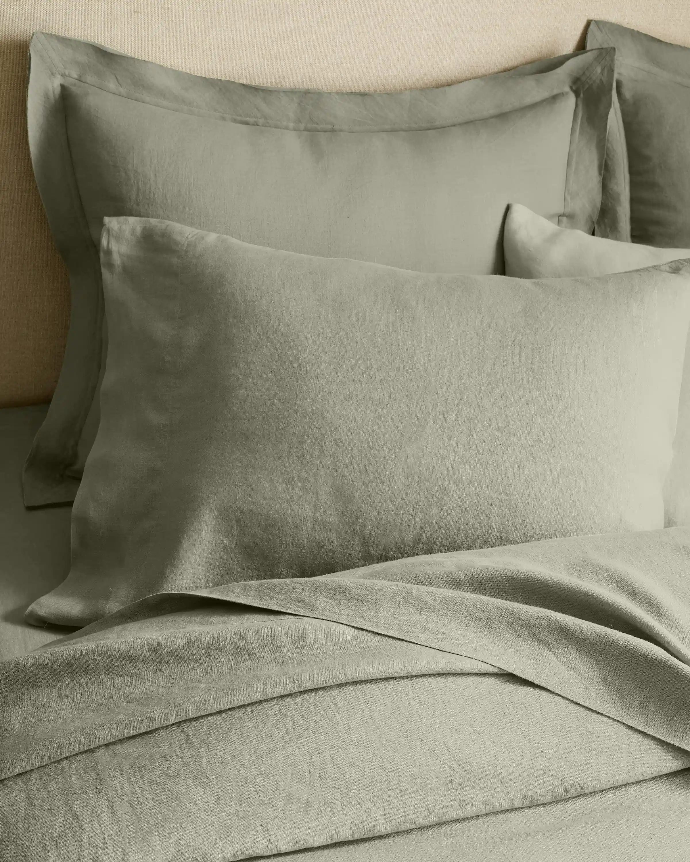 European Linen Double Flange Deluxe Bedding Bundle