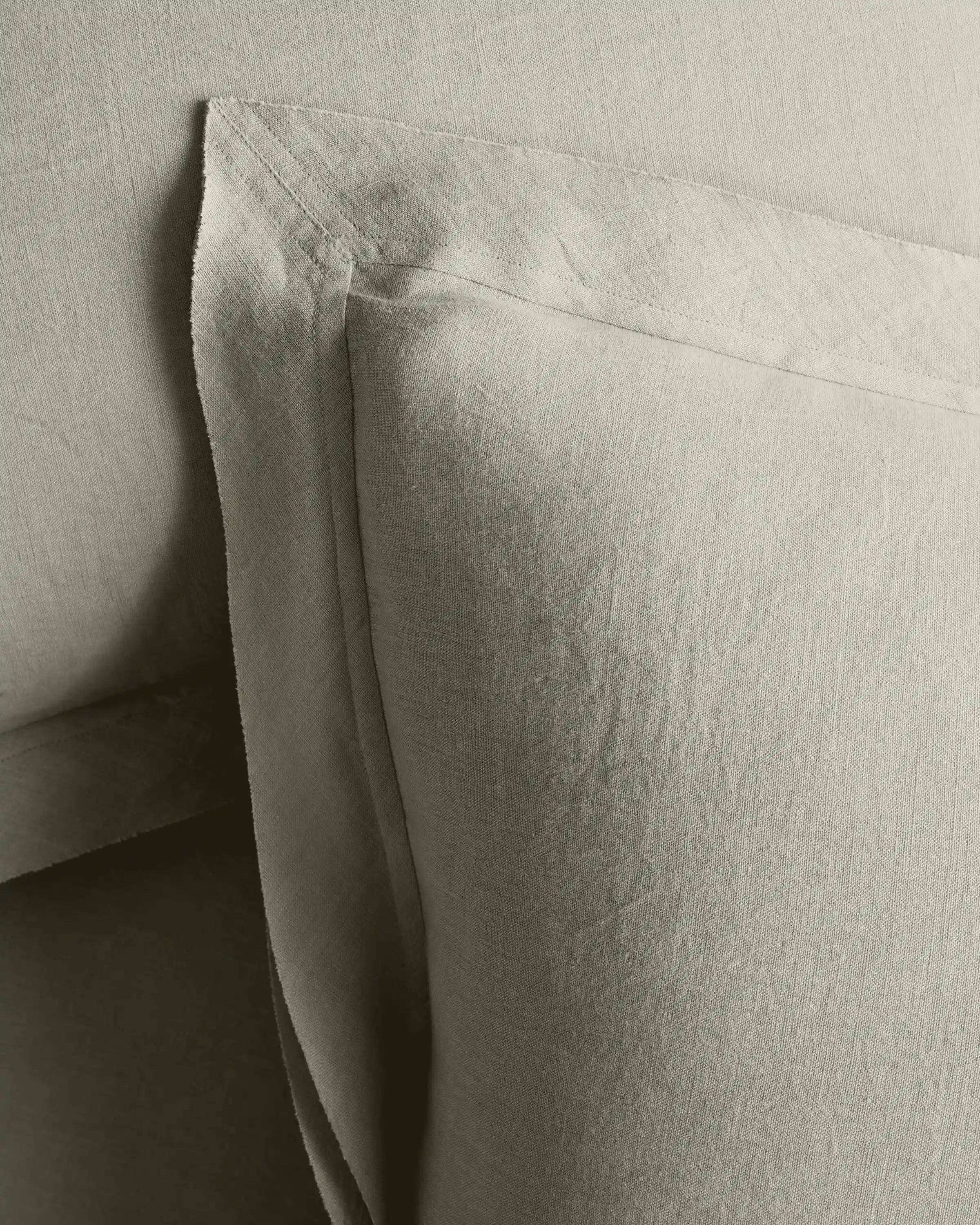 European Linen Double Flange Deluxe Bedding Bundle