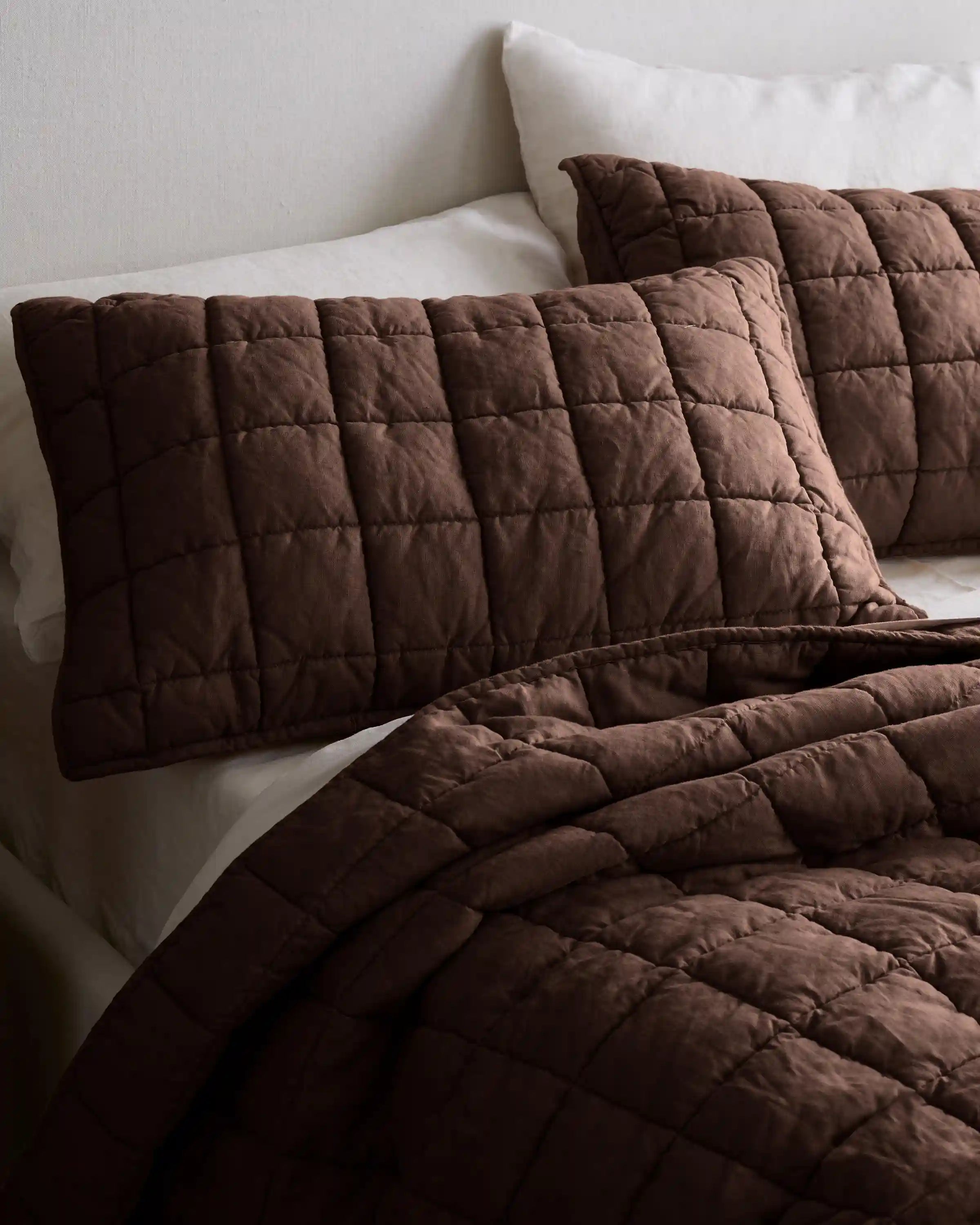 European Linen Box Quilt Set
