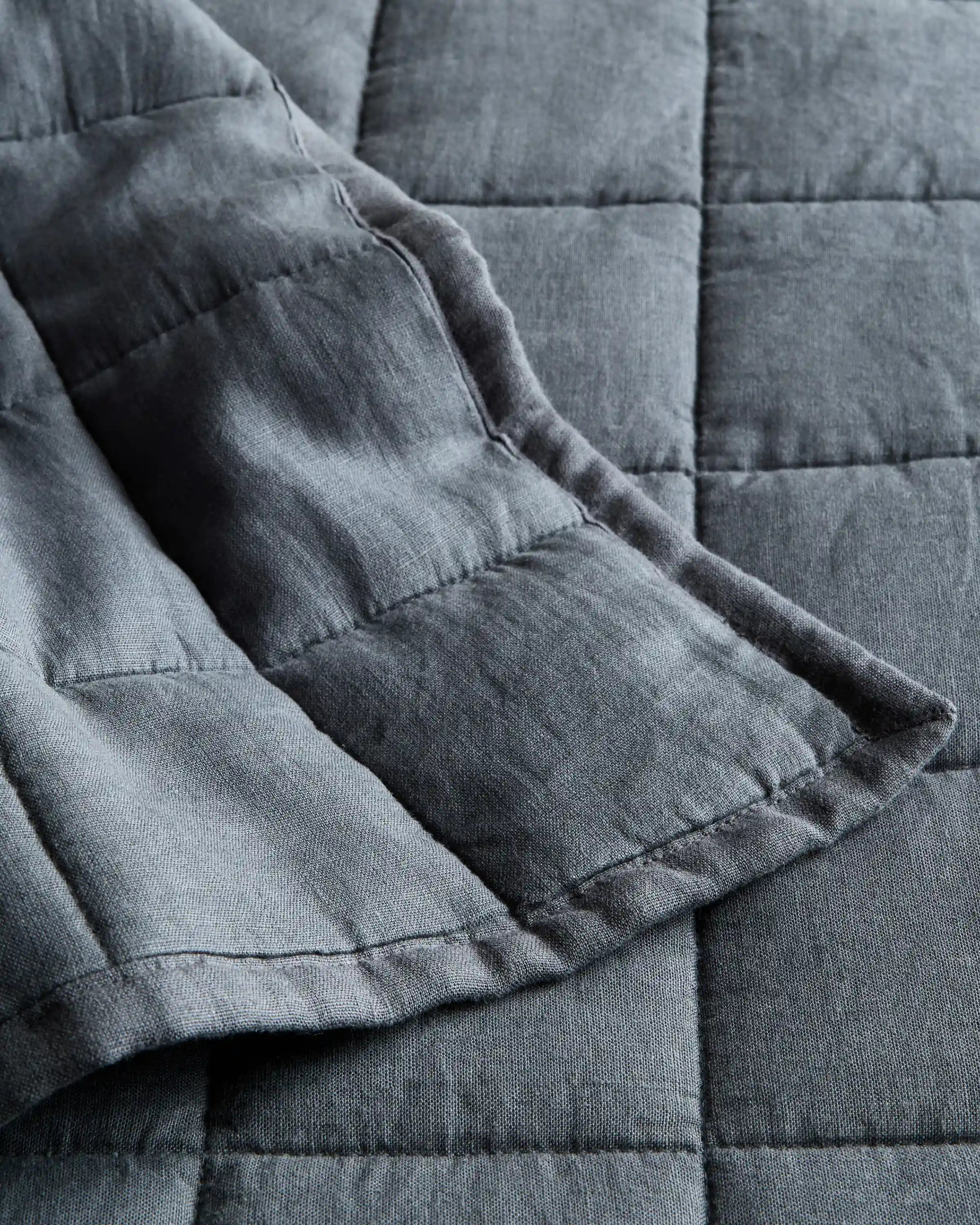 European Linen Box Quilt Set