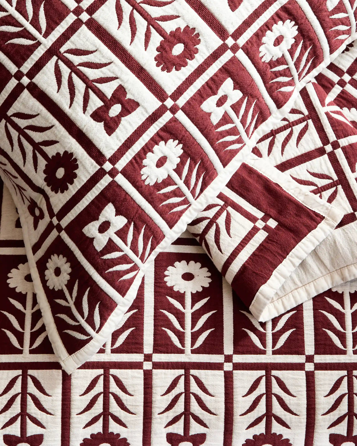 Organic Cotton Jacquard Floral Coverlet