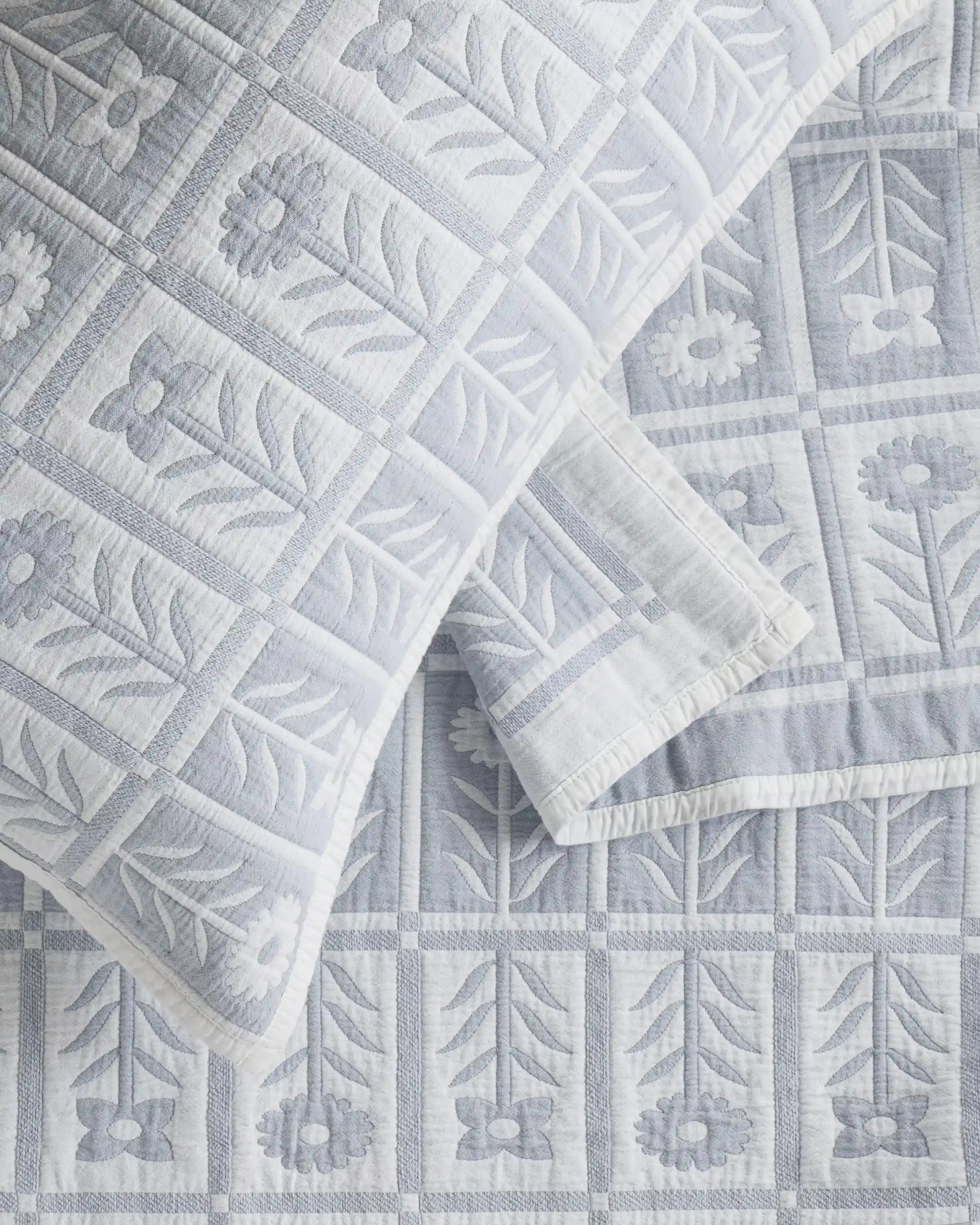 Organic Cotton Jacquard Floral Coverlet