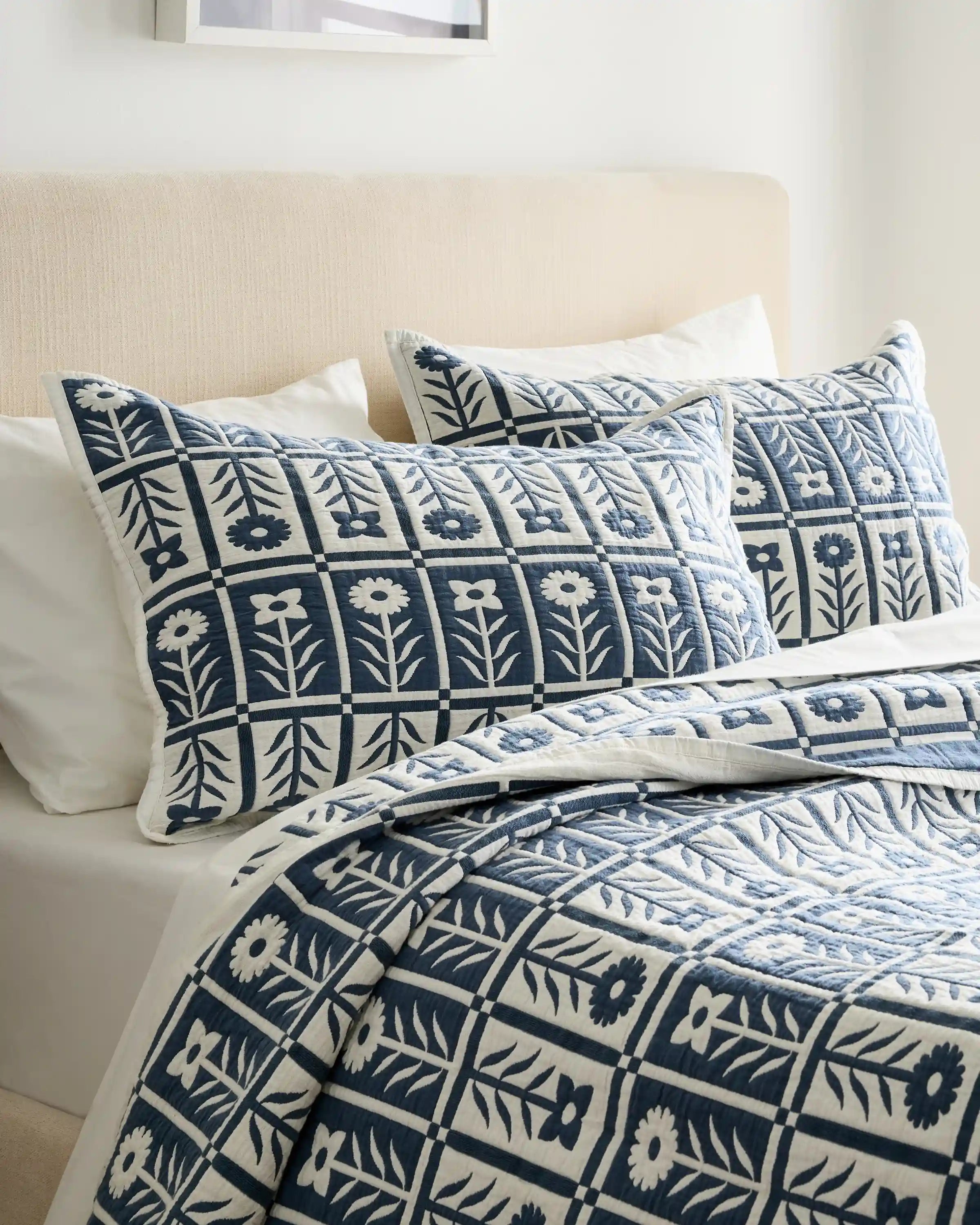 Organic Cotton Jacquard Floral Coverlet Set
