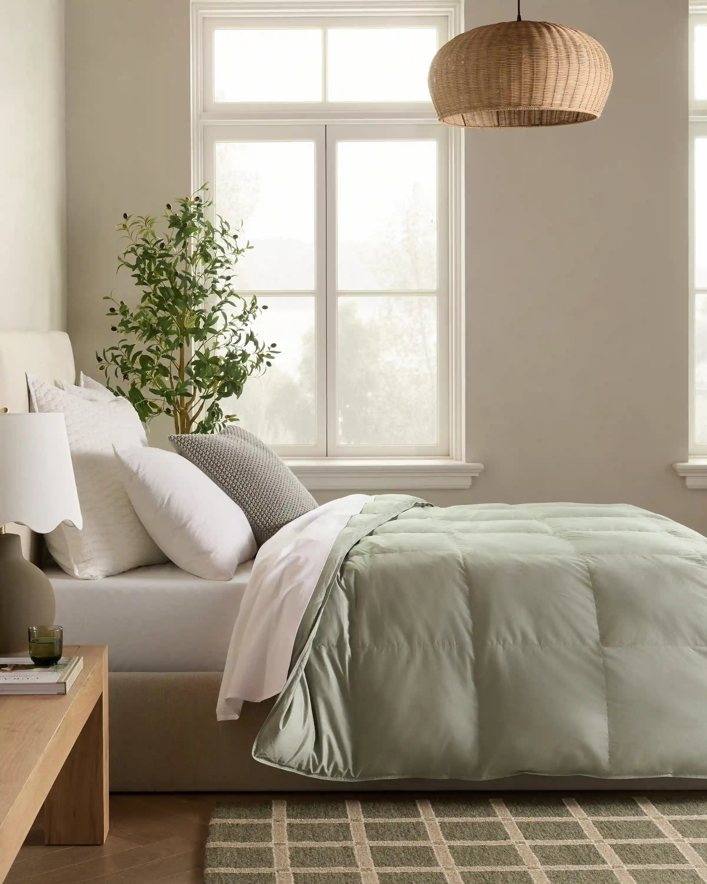 Premium Sateen Down Alternative Comforter