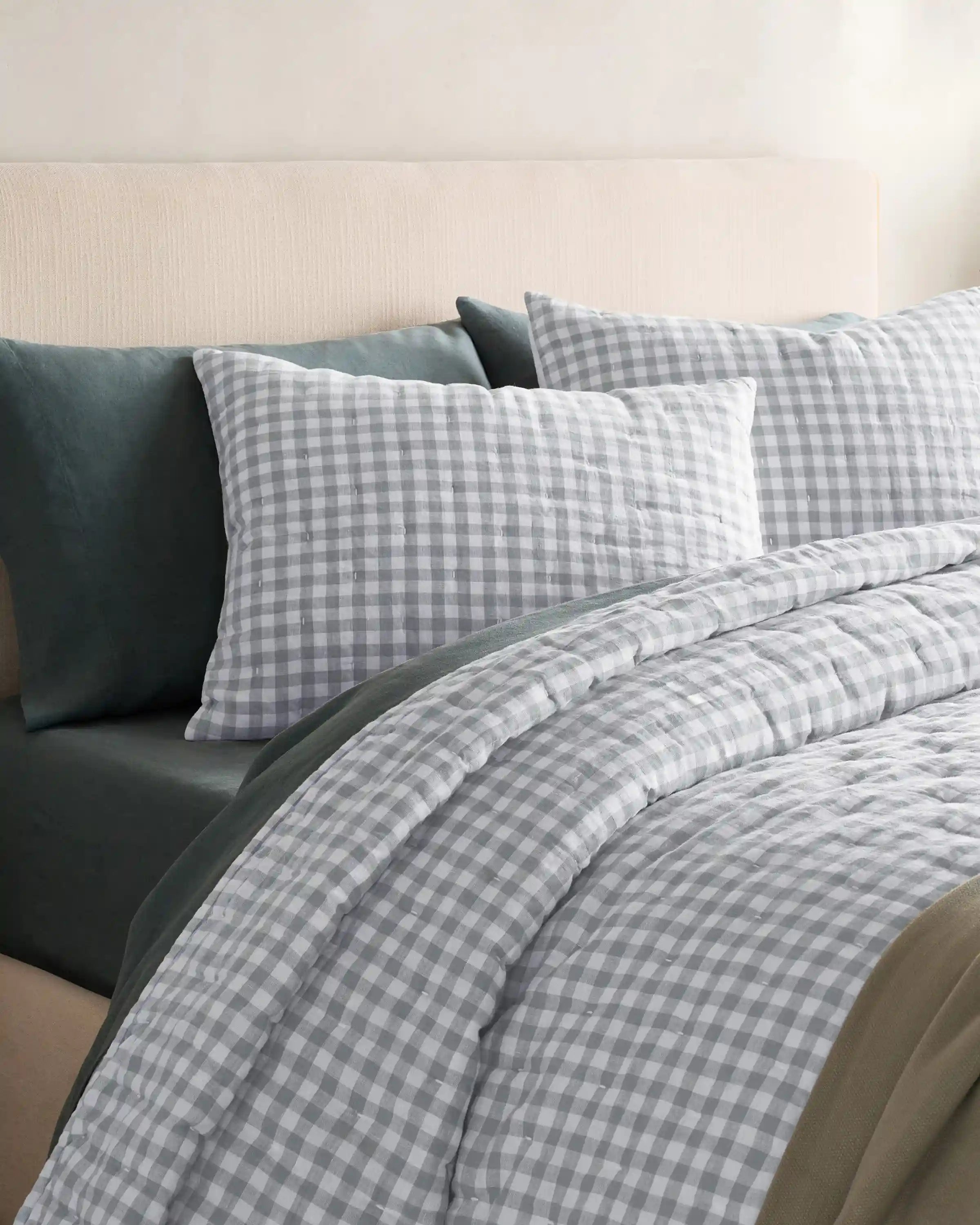 European Linen Patterned Quilt