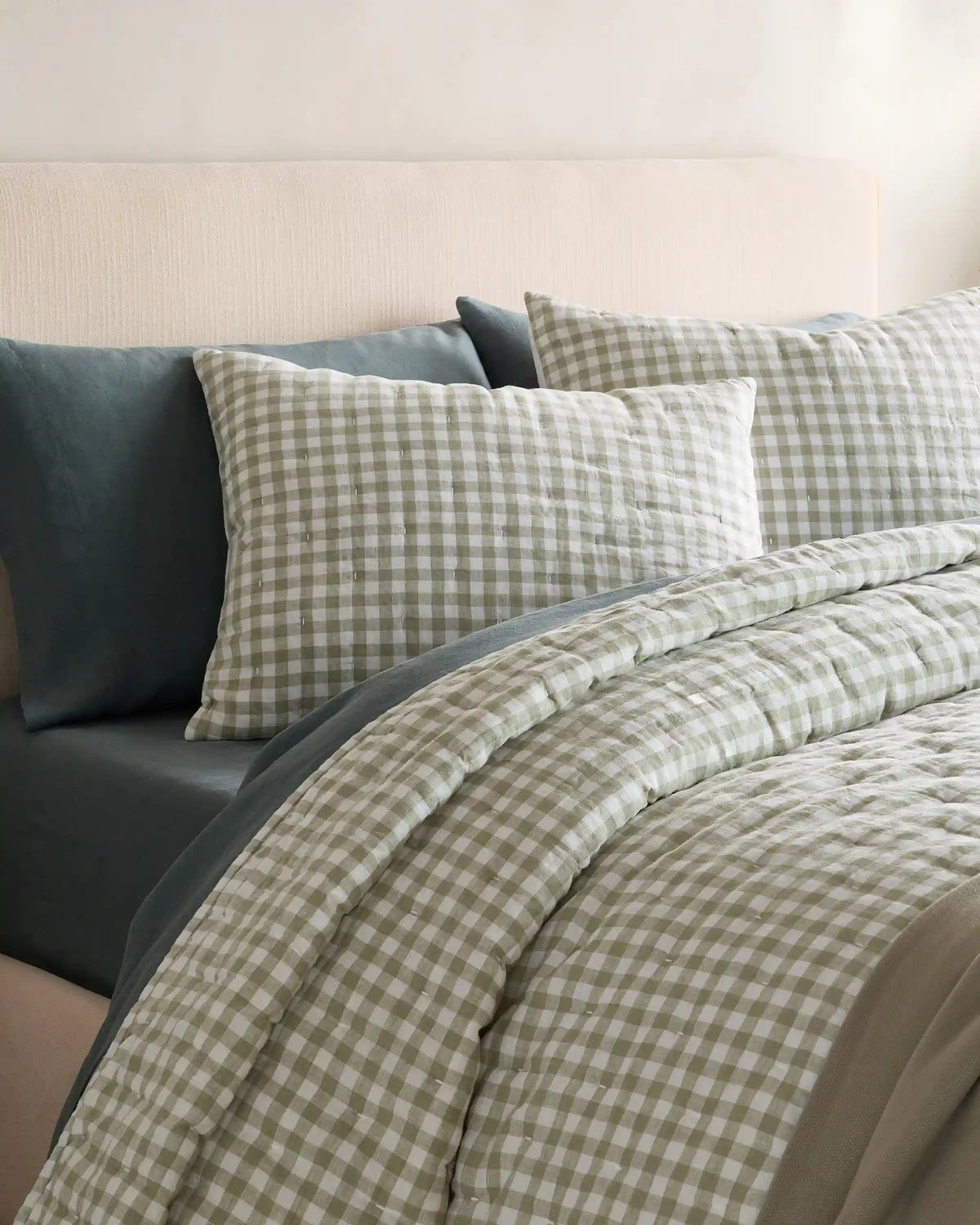 European Linen Patterned Quilt