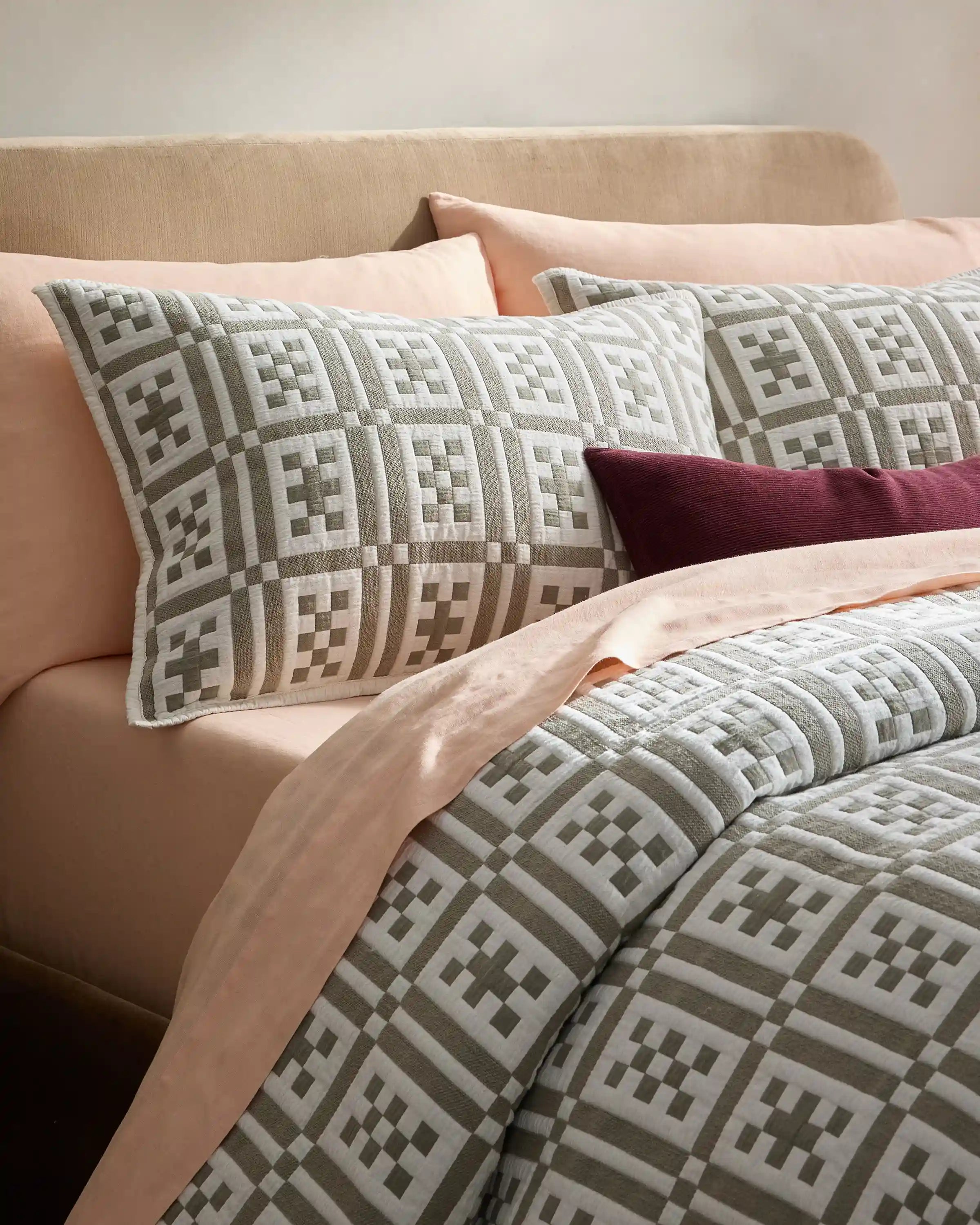 Organic Cotton Jacquard Geo Coverlet