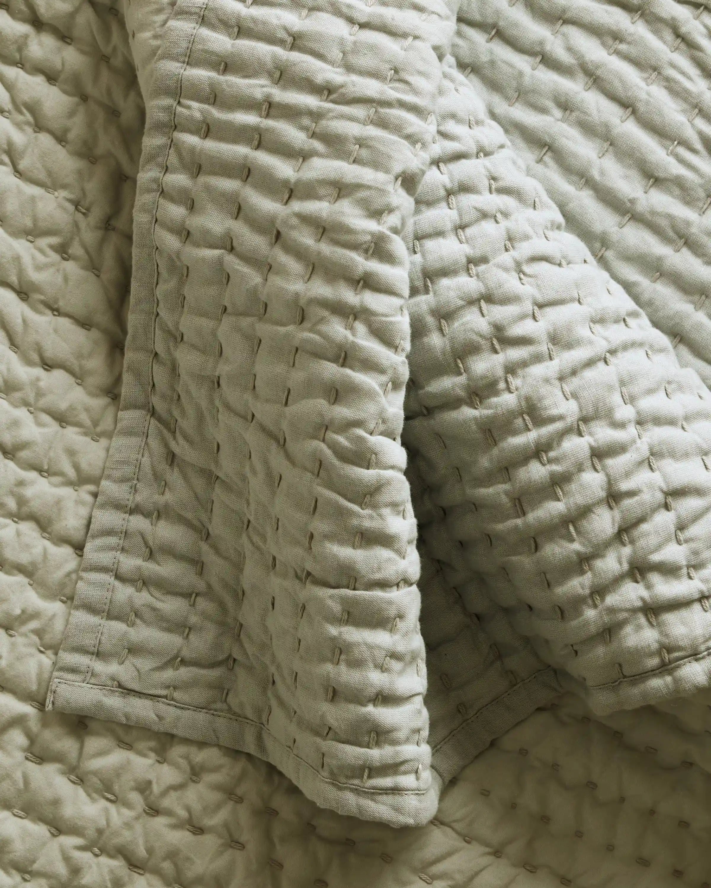 European Linen Cotton Stitch Quilt