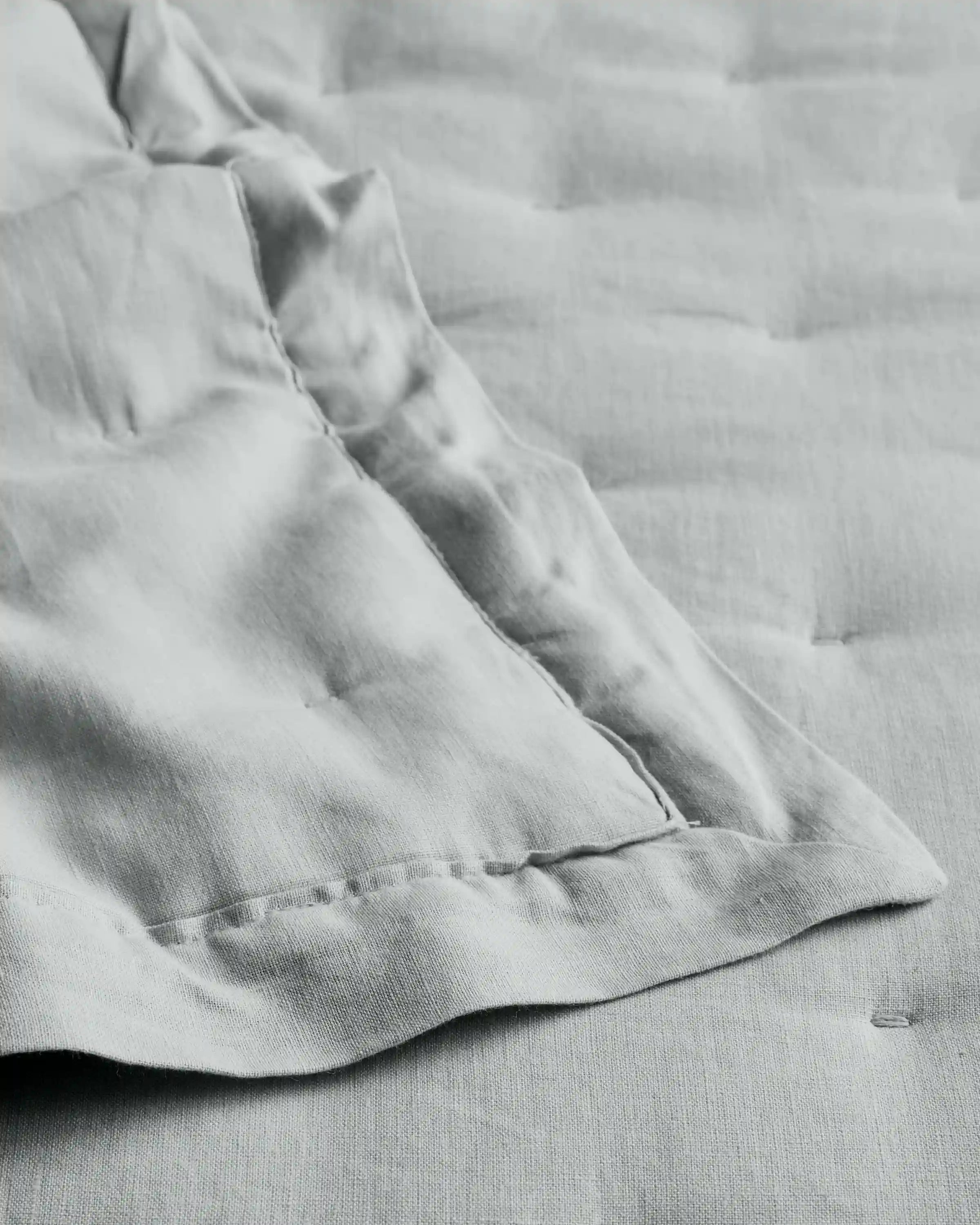 European Linen Dream Quilt Set