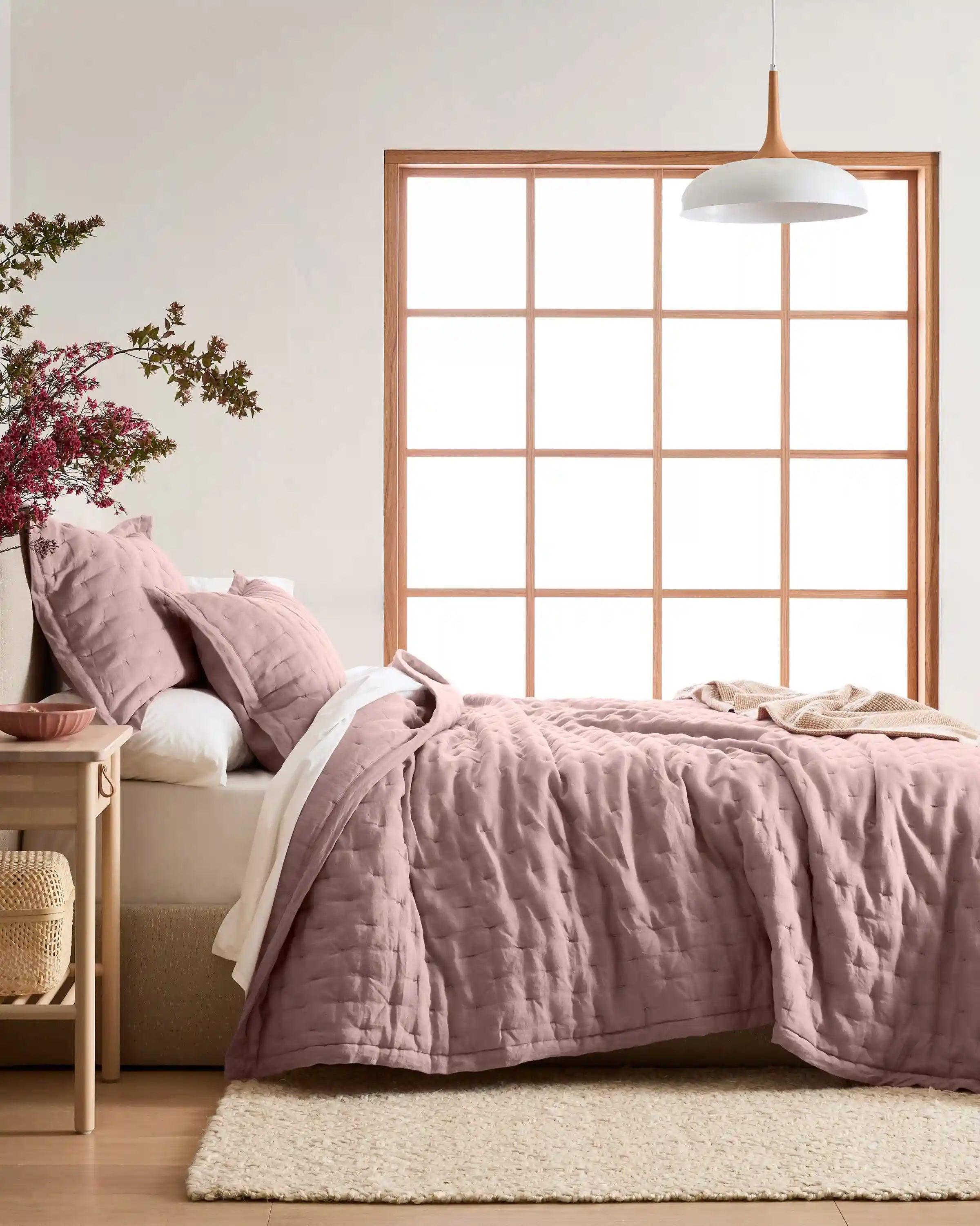 European Linen Dream Quilt Set