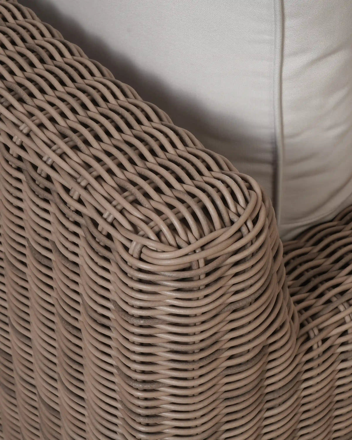 Classic All-Weather Wicker Outdoor Lounge Chair