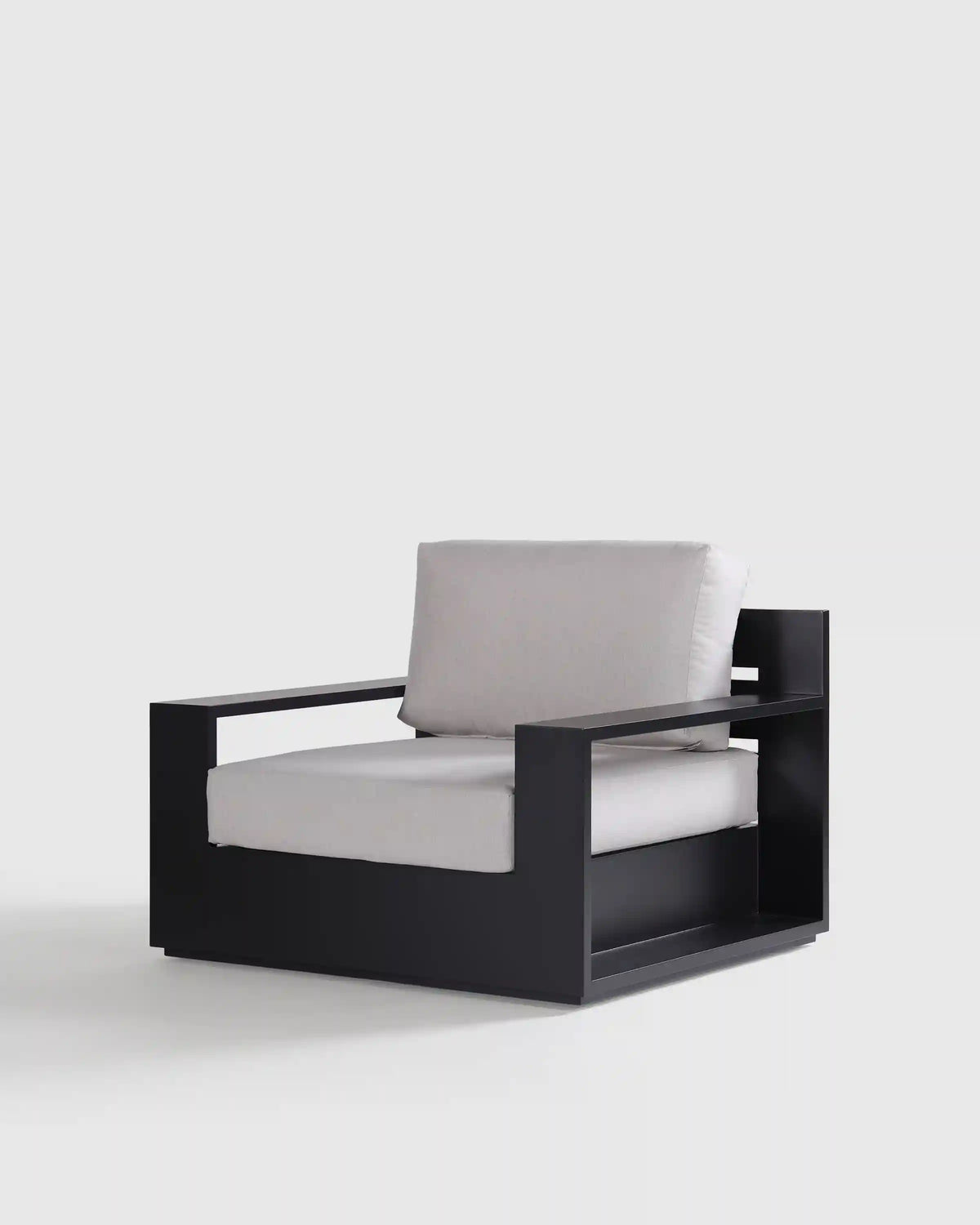 Powder-Coated Aluminum Outdoor Swivel Lounge Chair