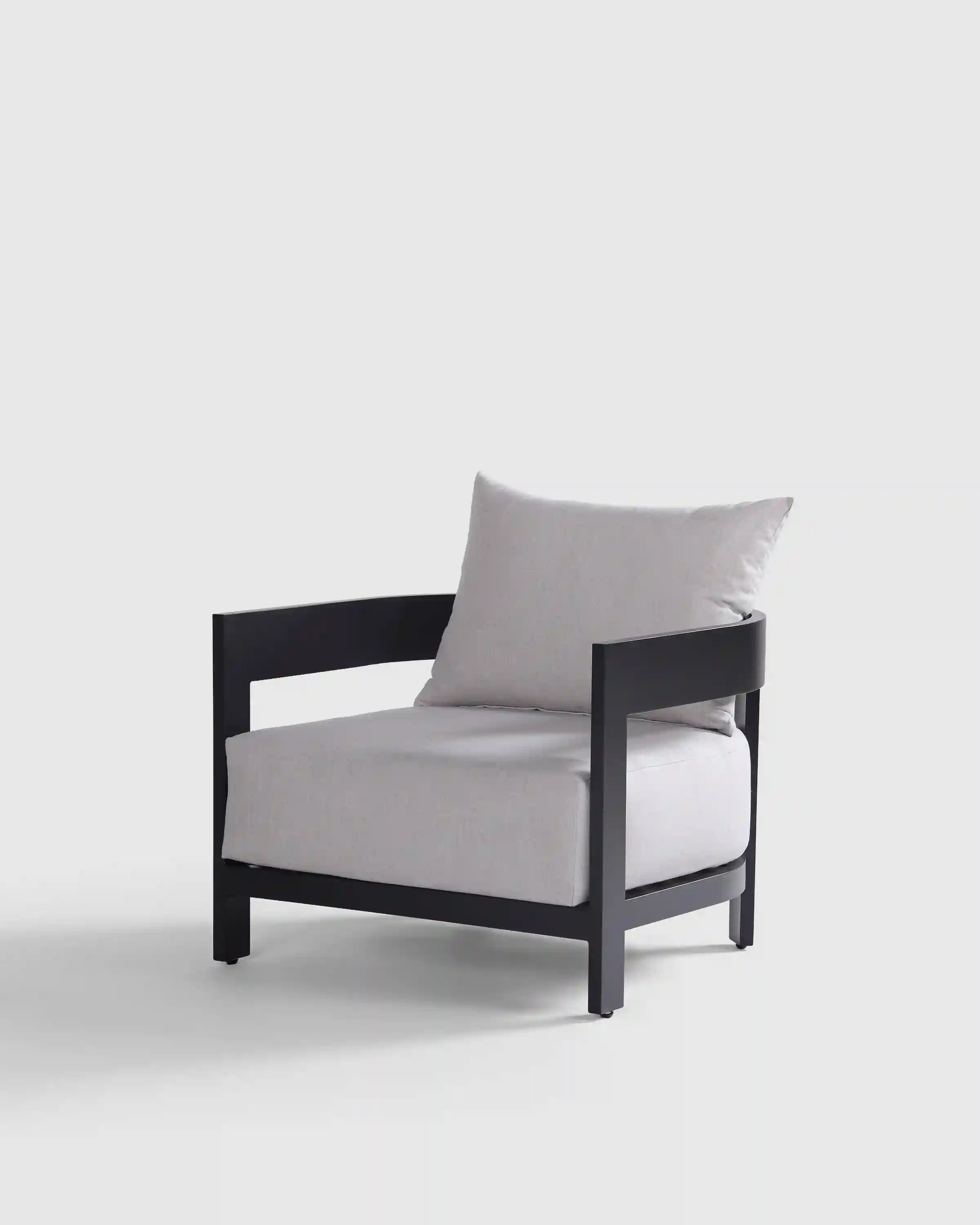 Curved Powder-Coated Aluminum Outdoor Lounge Chair