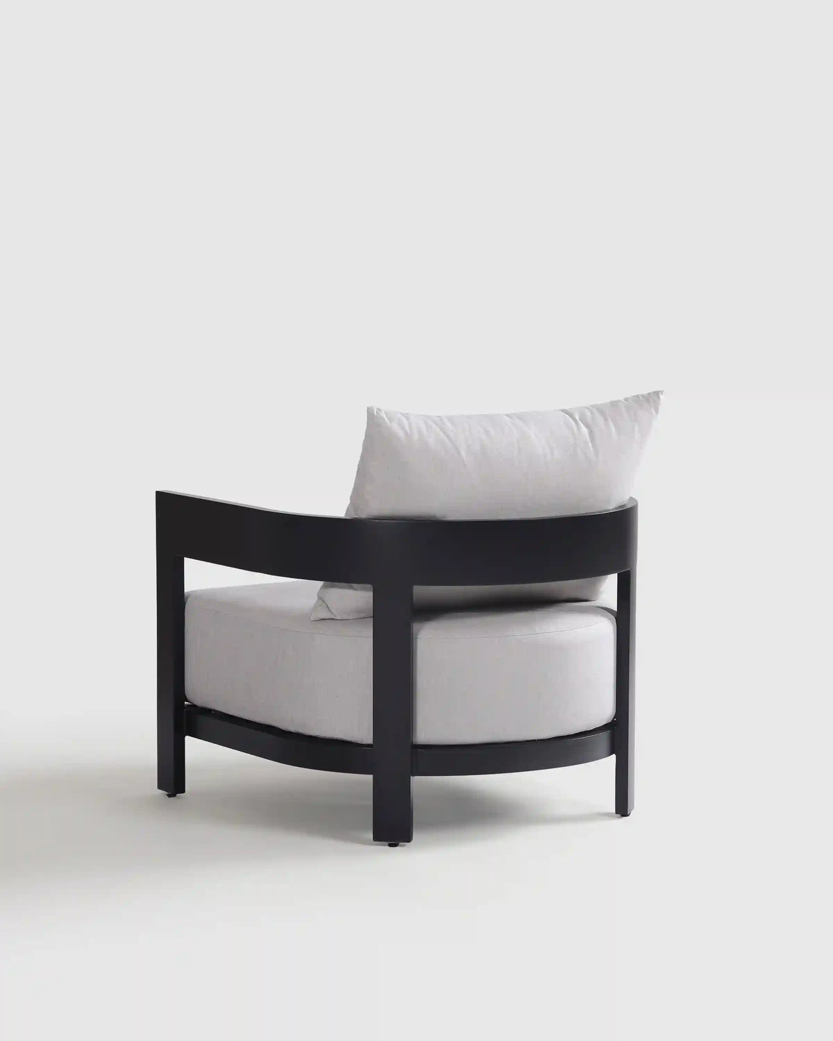 Curved Powder-Coated Aluminum Outdoor Lounge Chair