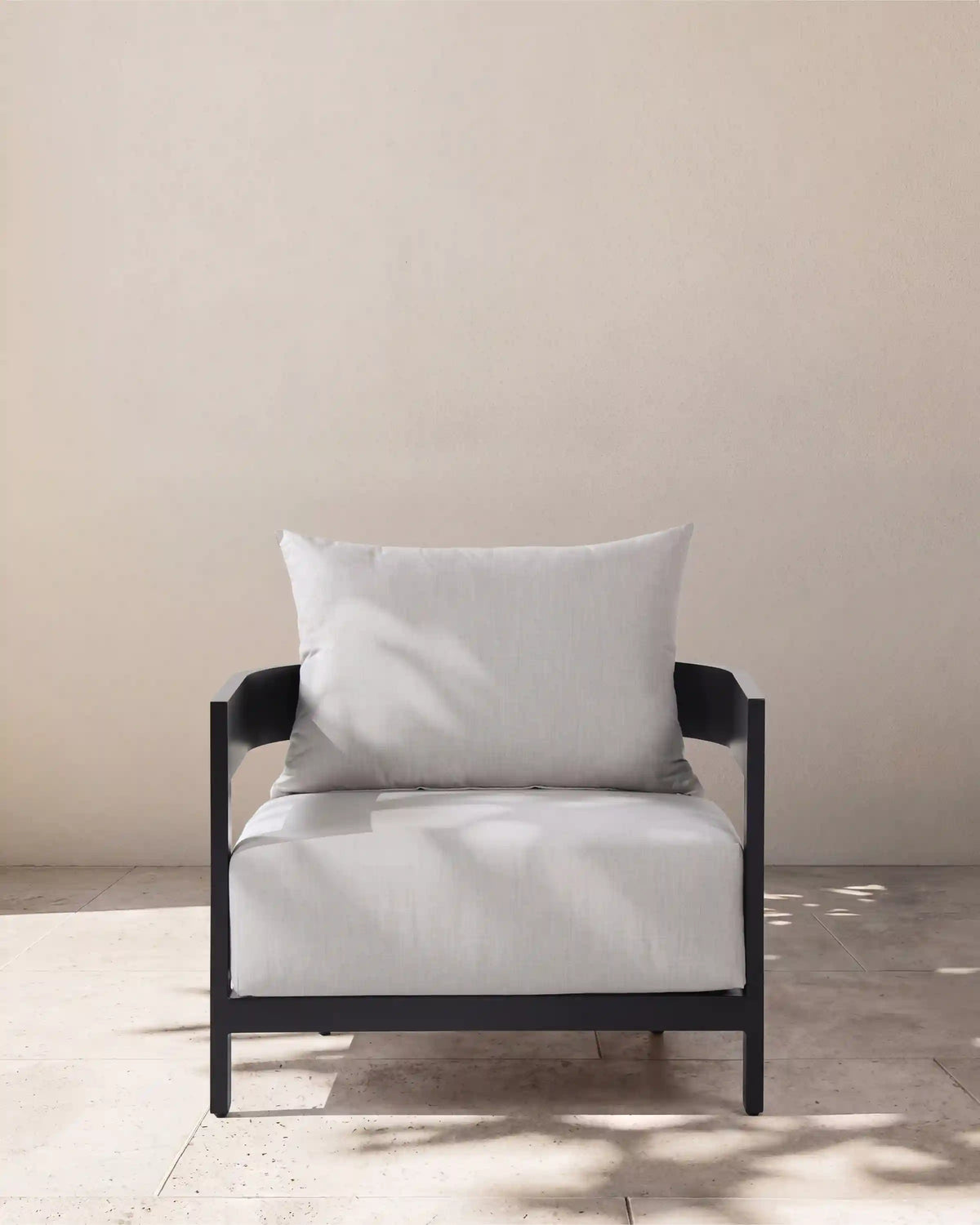 Curved Powder-Coated Aluminum Outdoor Lounge Chair
