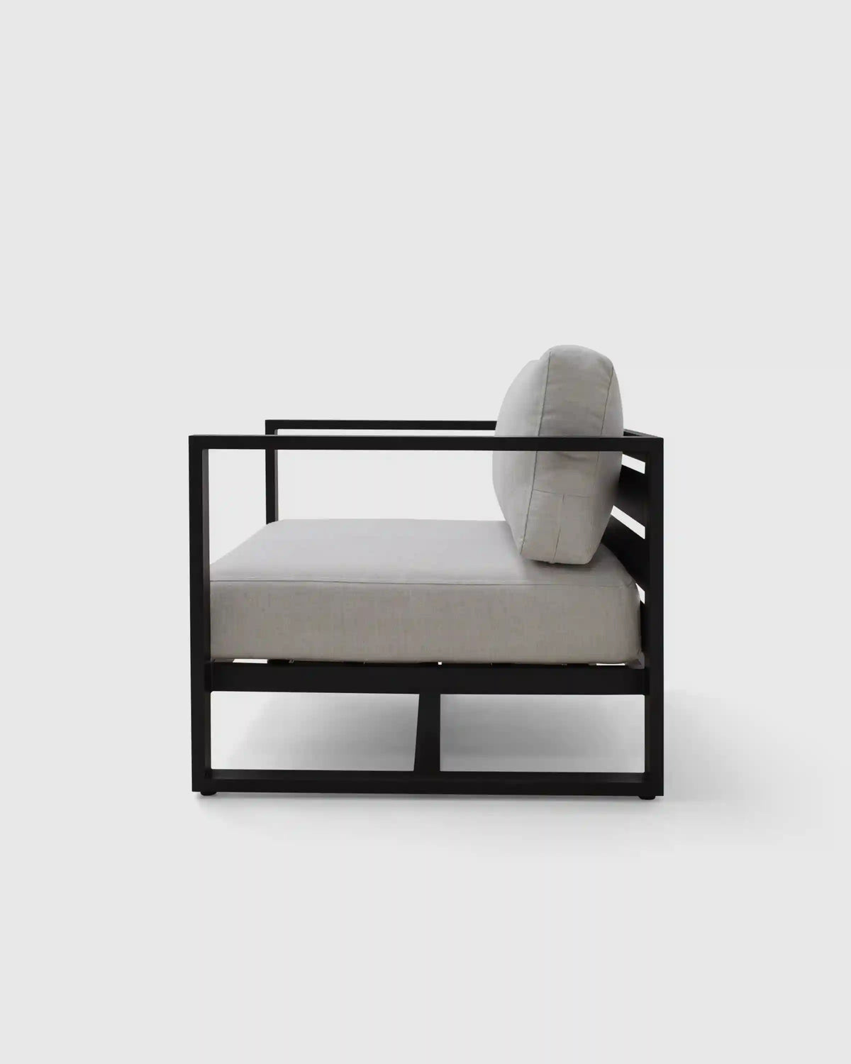 Linear Aluminum Outdoor Lounge Chair