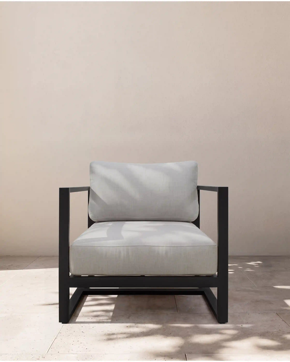 Linear Aluminum Outdoor Lounge Chair