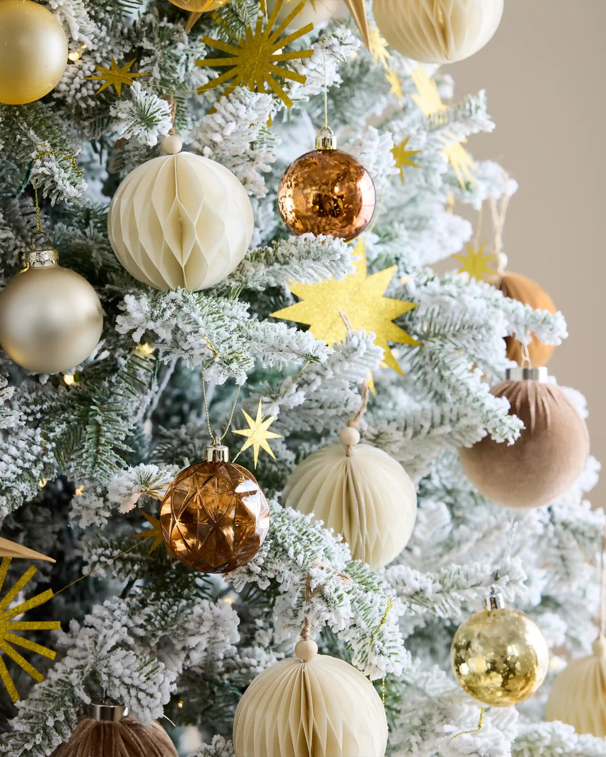 Frosted Fraser Fir Artificial Christmas Tree: Lit