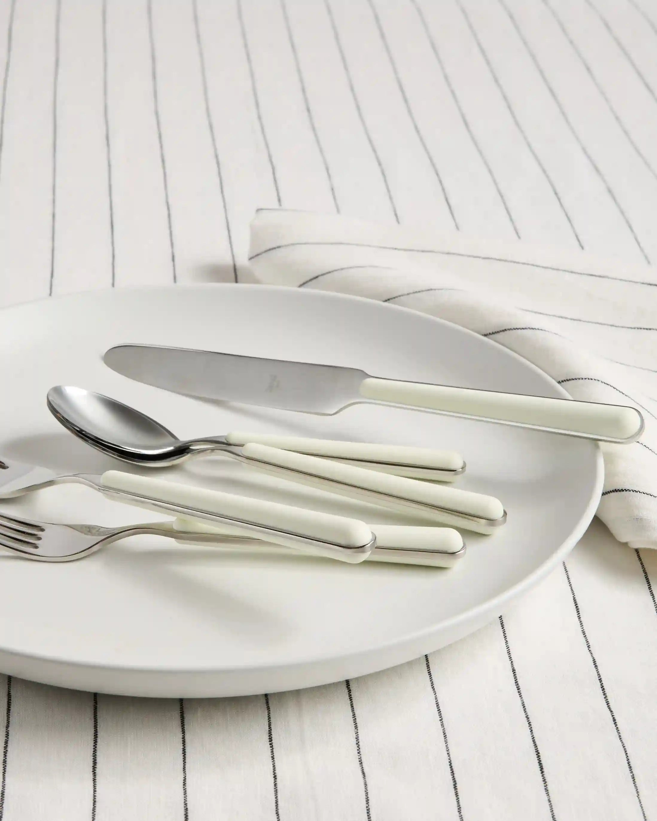 Fantasia Flatware 20-Pc Set by Mepra