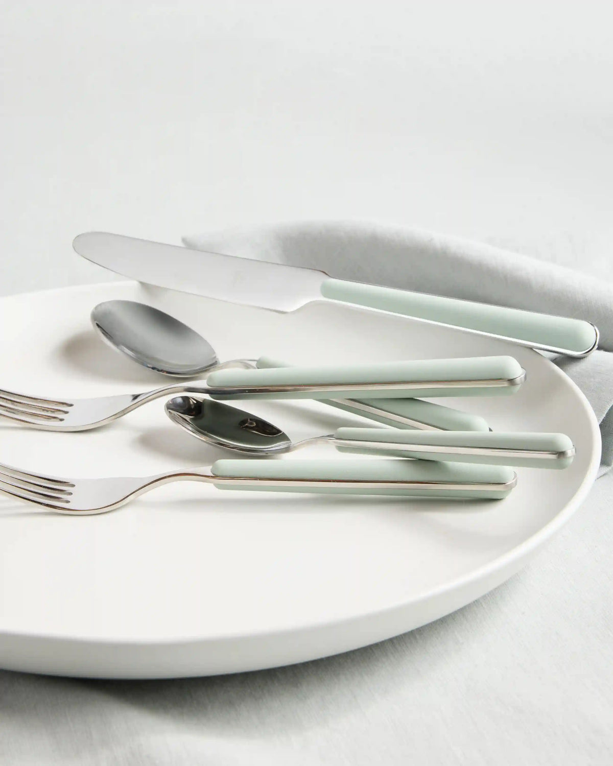 Fantasia Flatware 20-Pc Set by Mepra